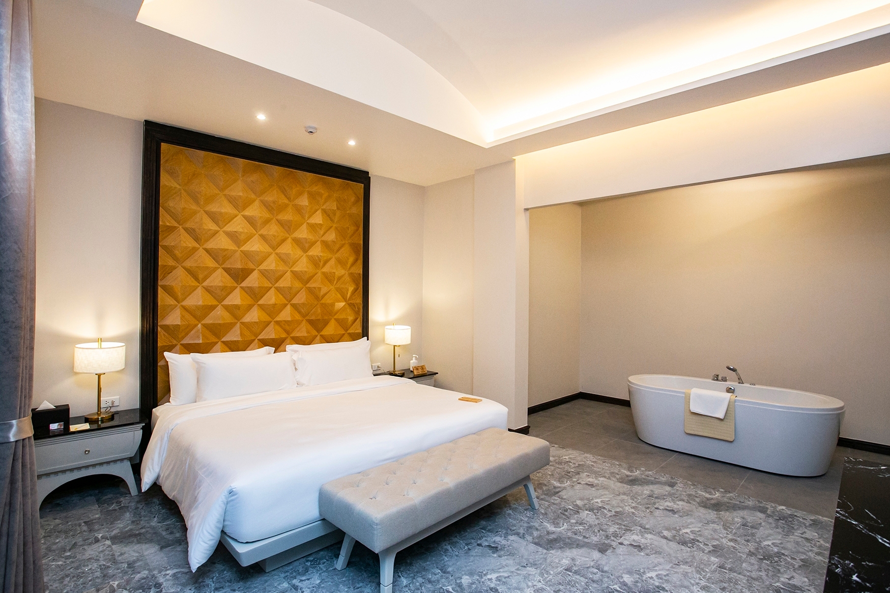 Room King Bed with Jacuzzi