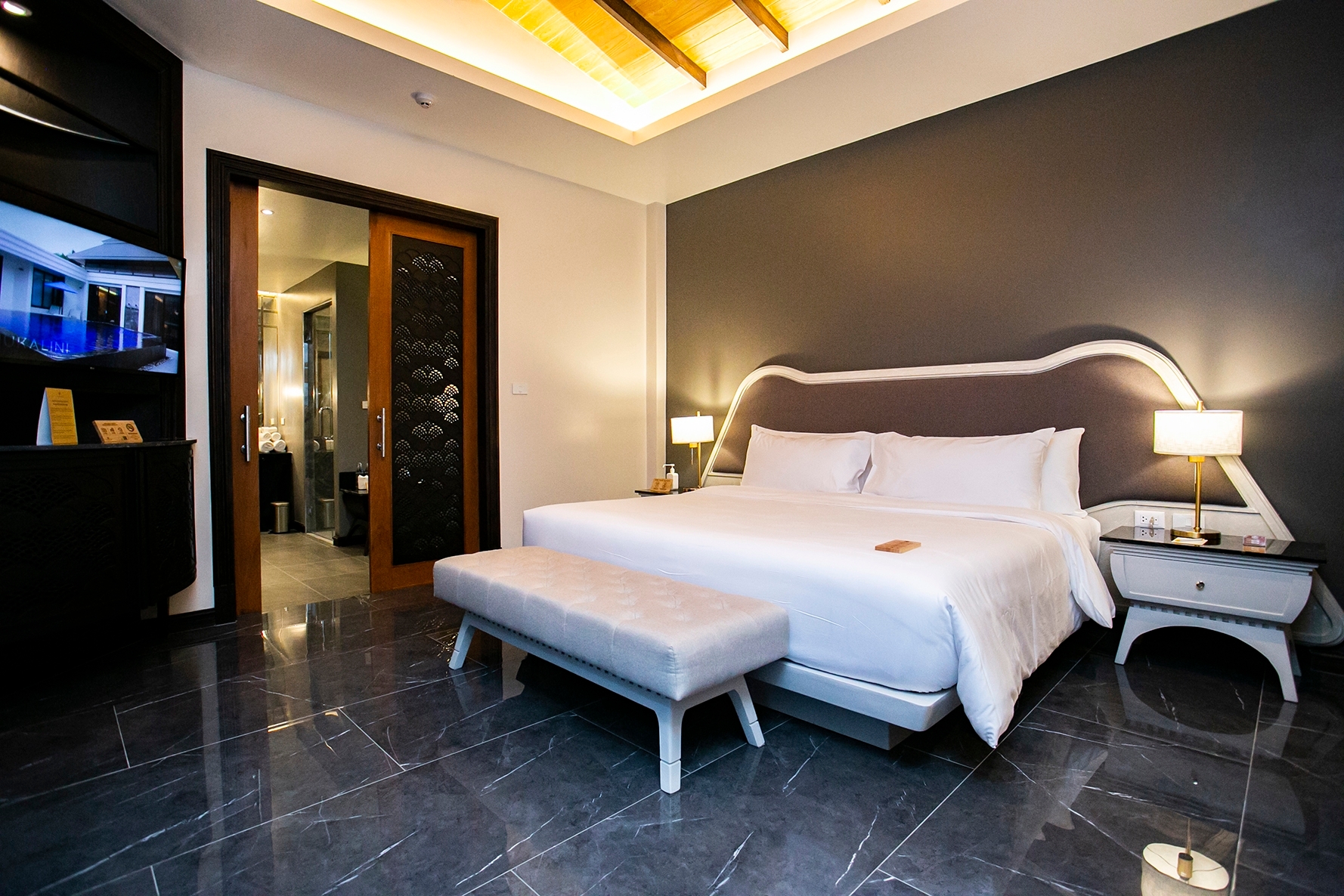 Room King Bed with Jacuzzi