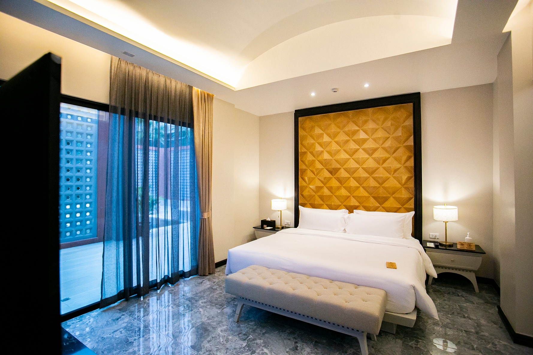 Room King Bed with Jacuzzi