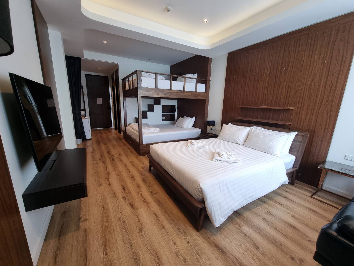 Family Room Capacity 6