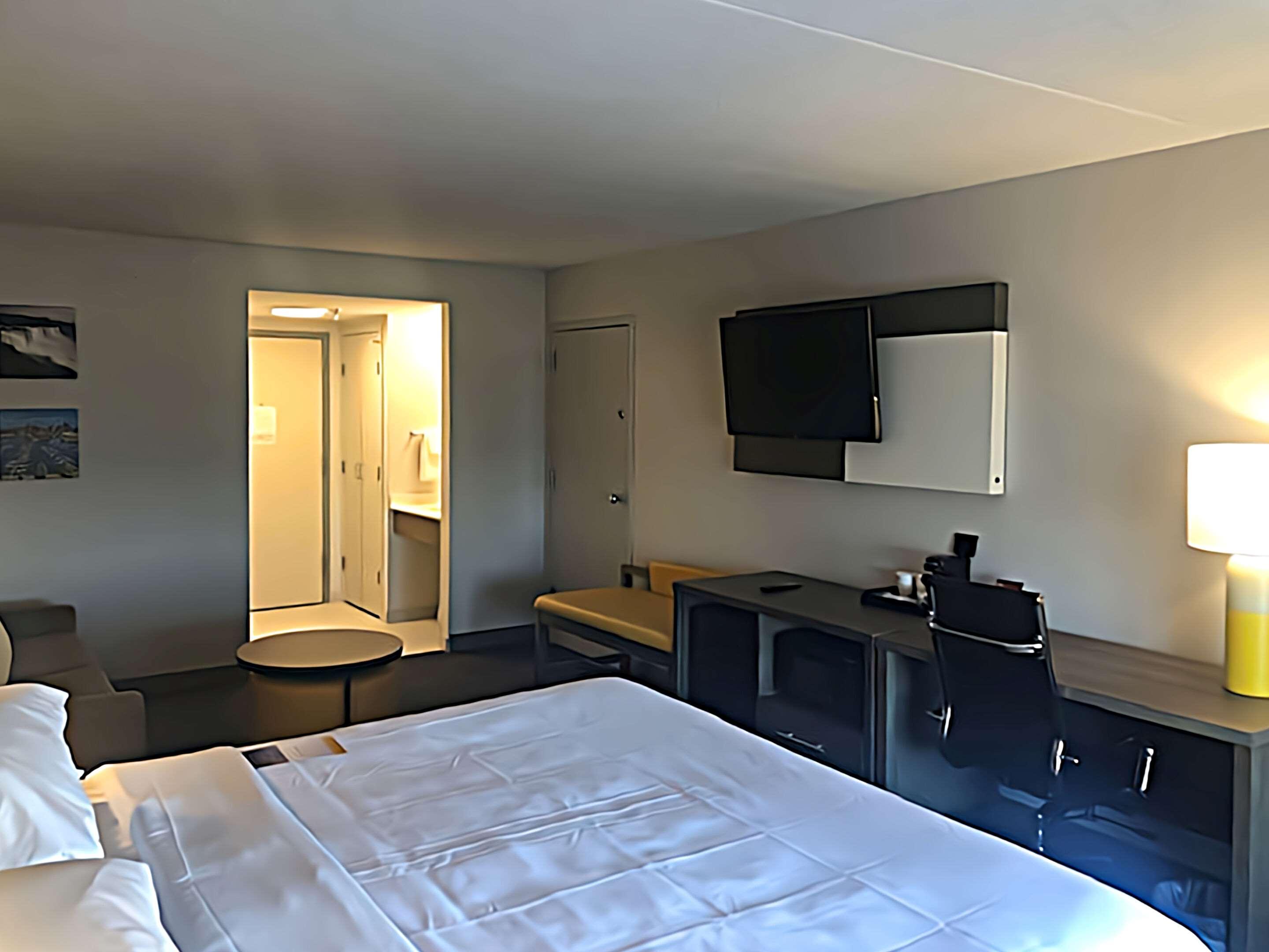 Double Accessible-queen Size Bed