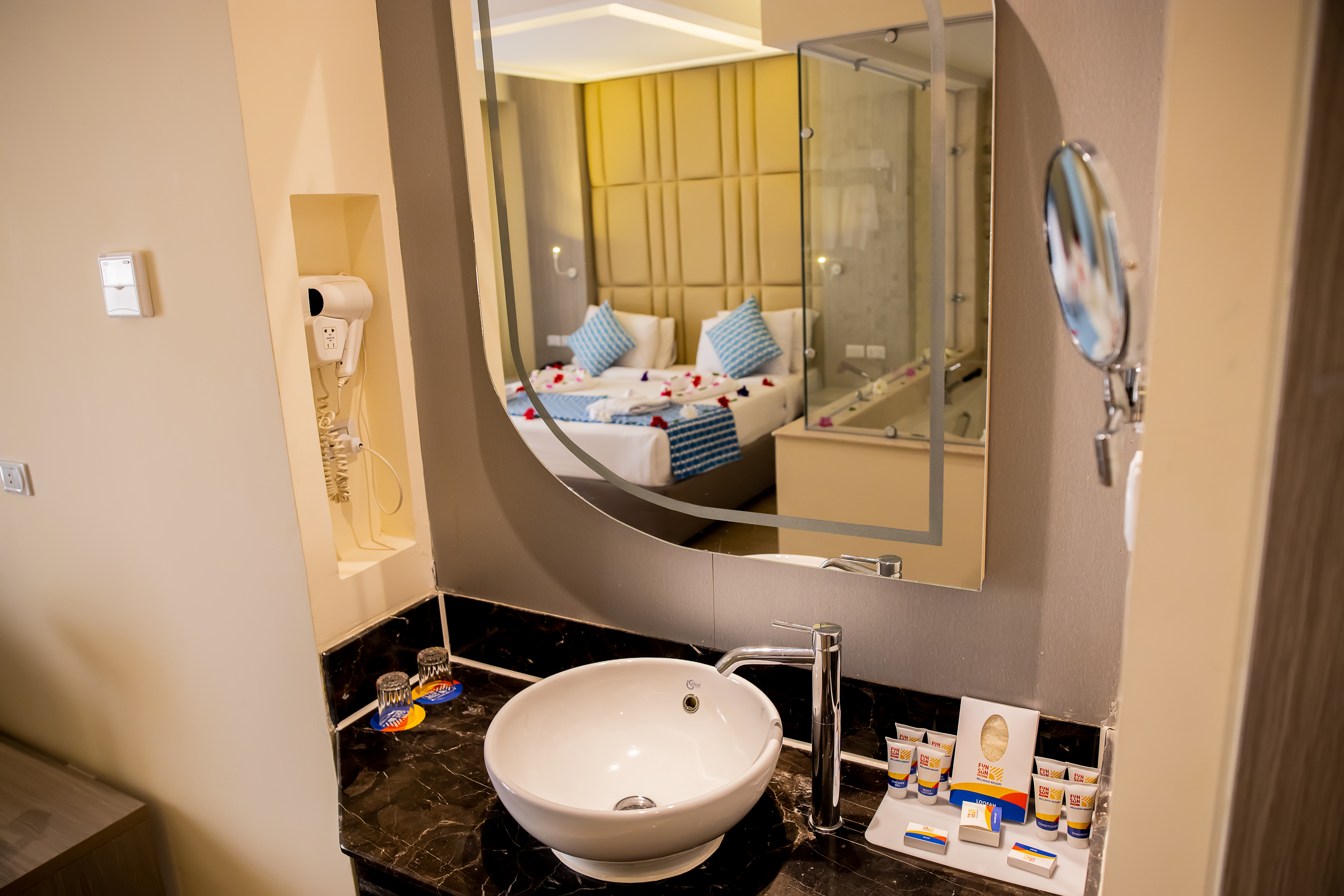 Room Deluxe with Jacuzzi