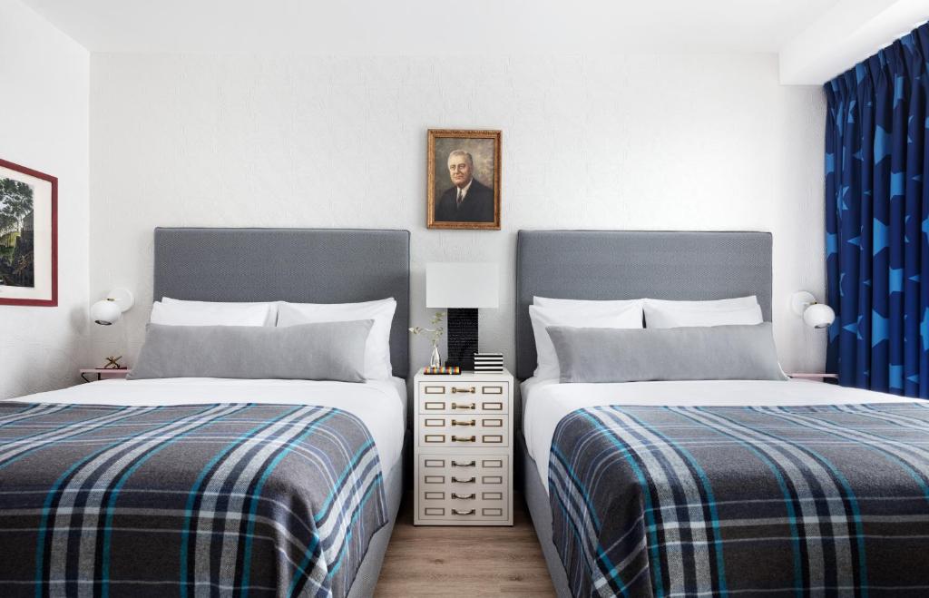 Double or Twin Two Queen Beds