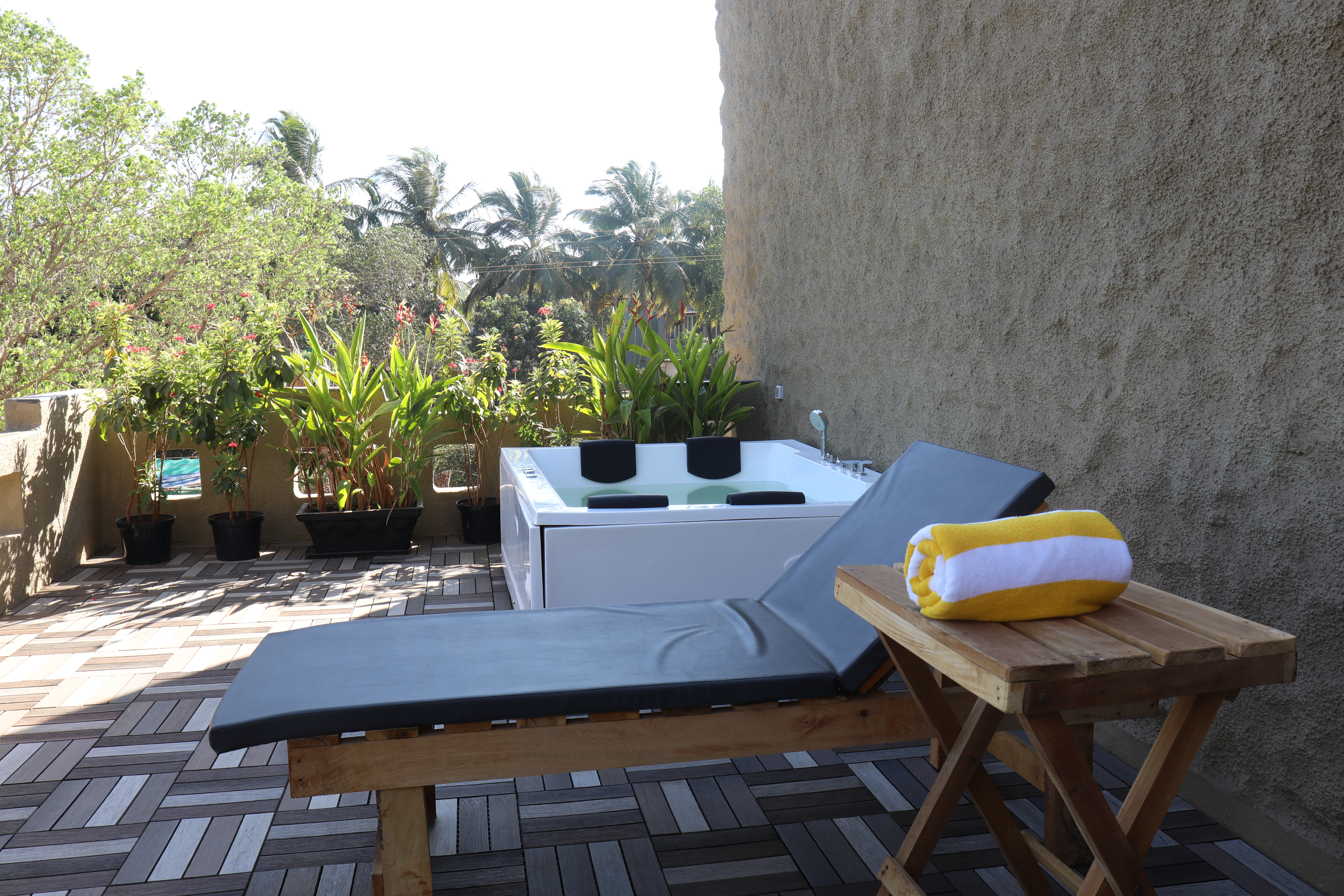 Family Room with Jacuzzi