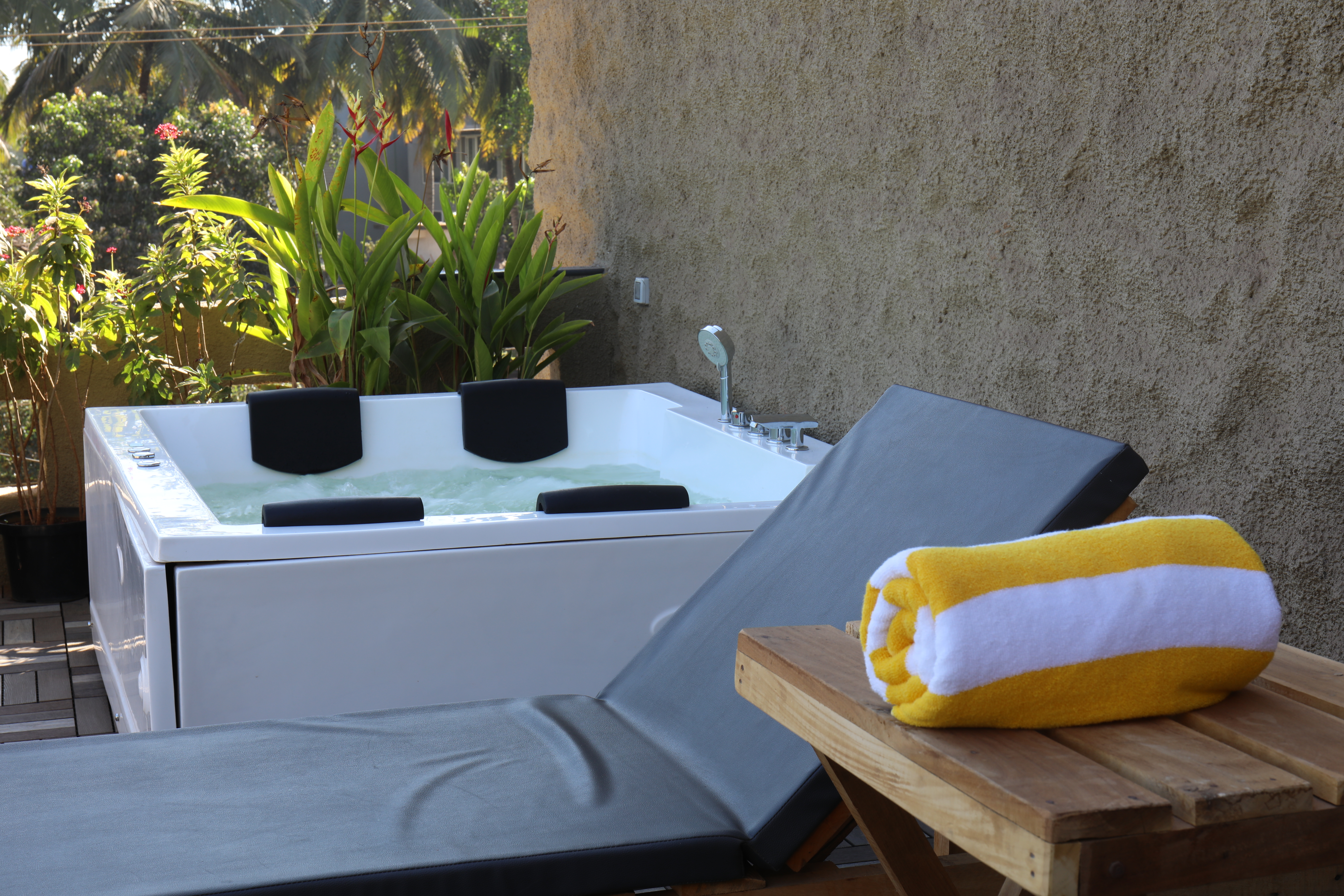 Family Room with Jacuzzi