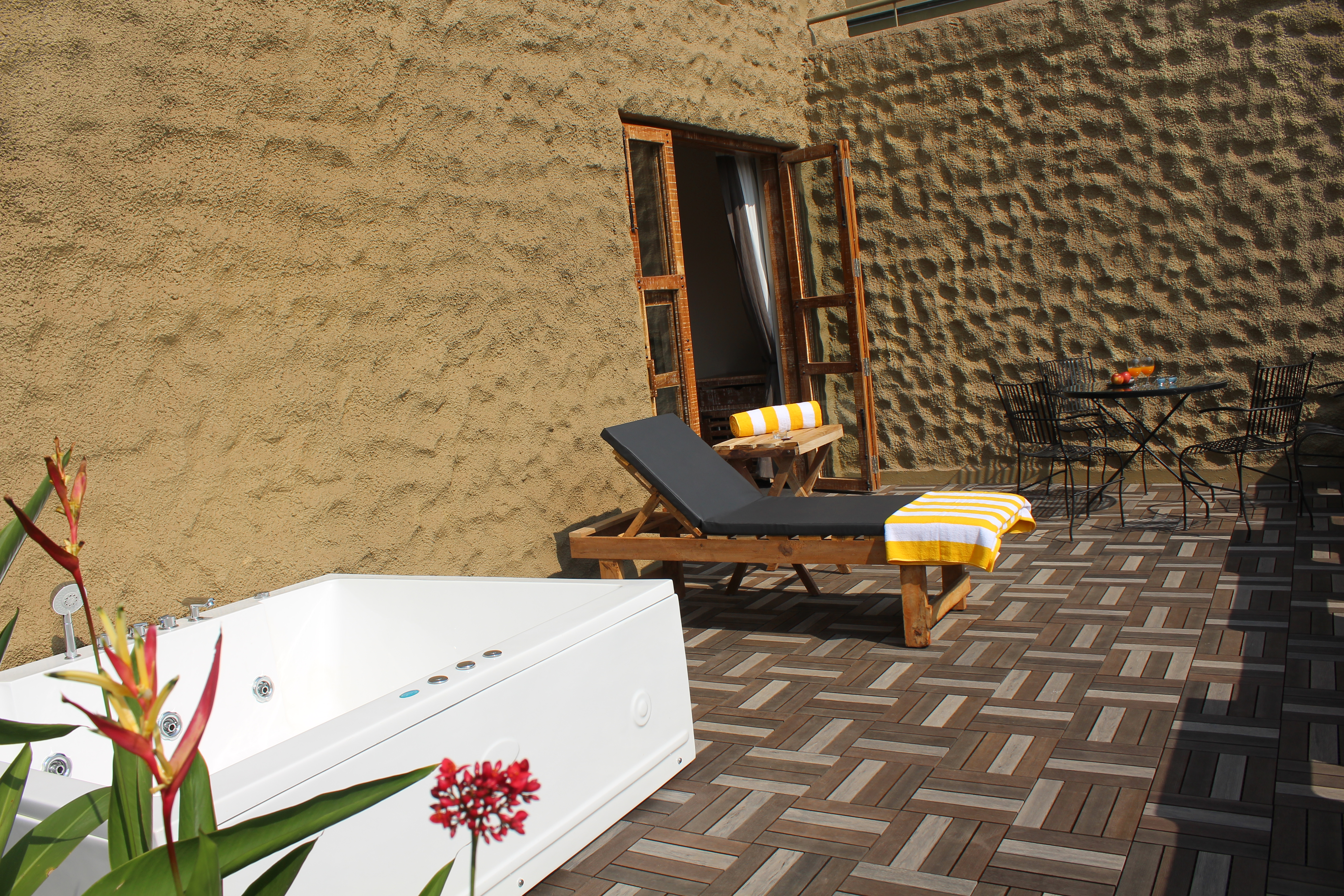 Family Room with Jacuzzi