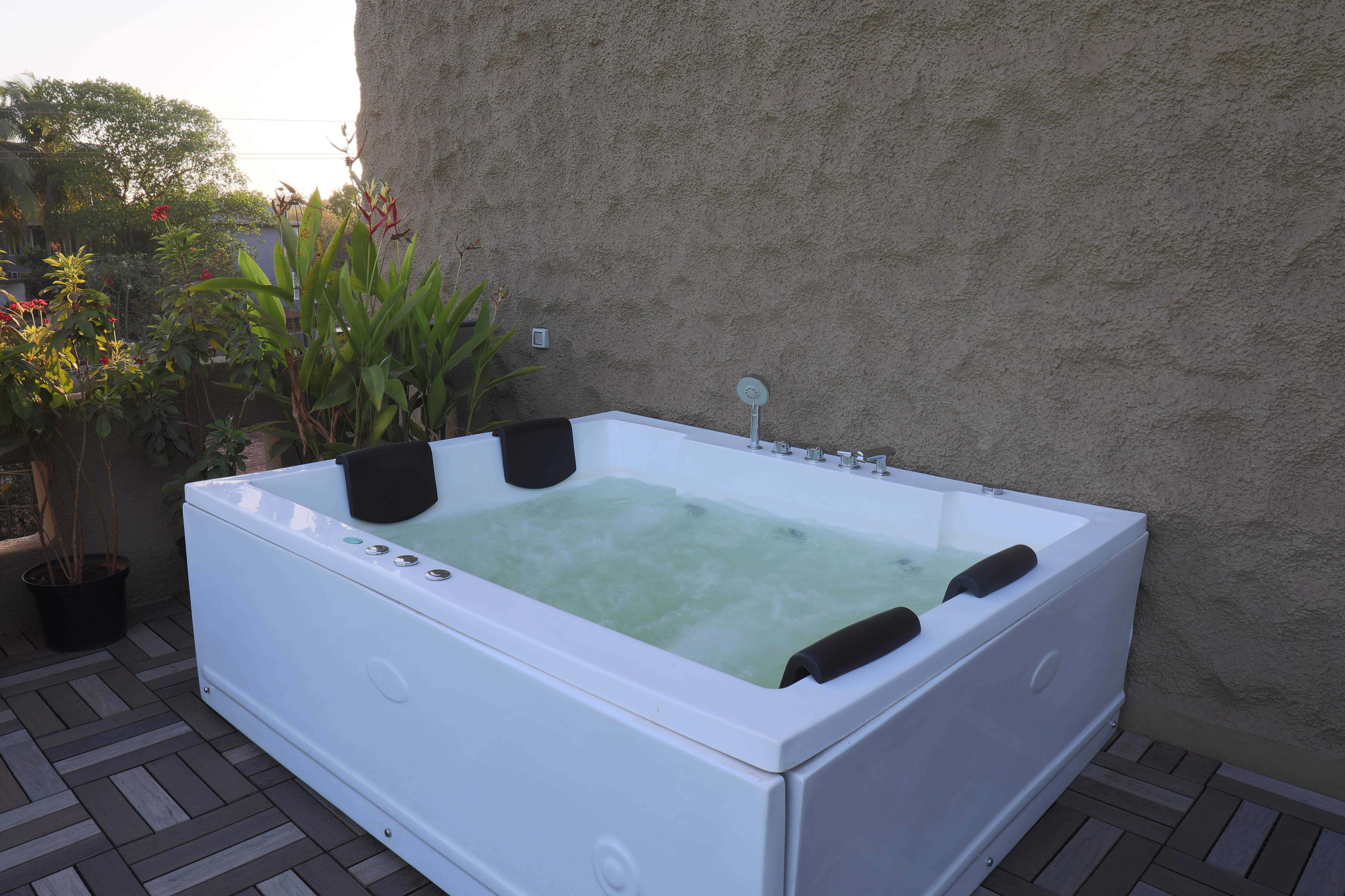 Family Room with Jacuzzi