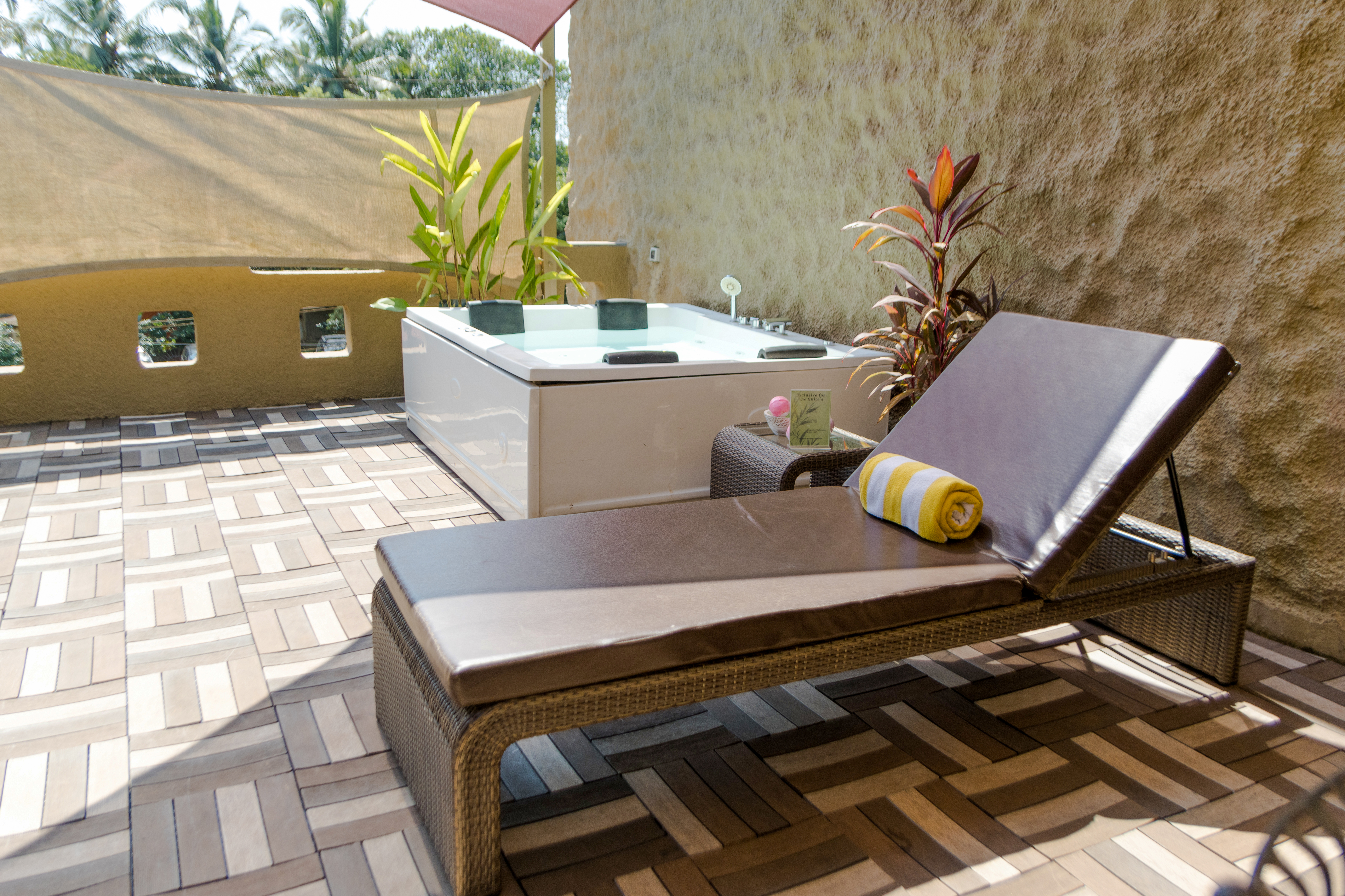 Family Room with Jacuzzi