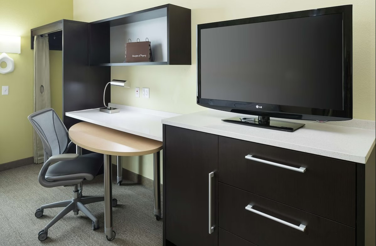 Studio Queen Size Bed