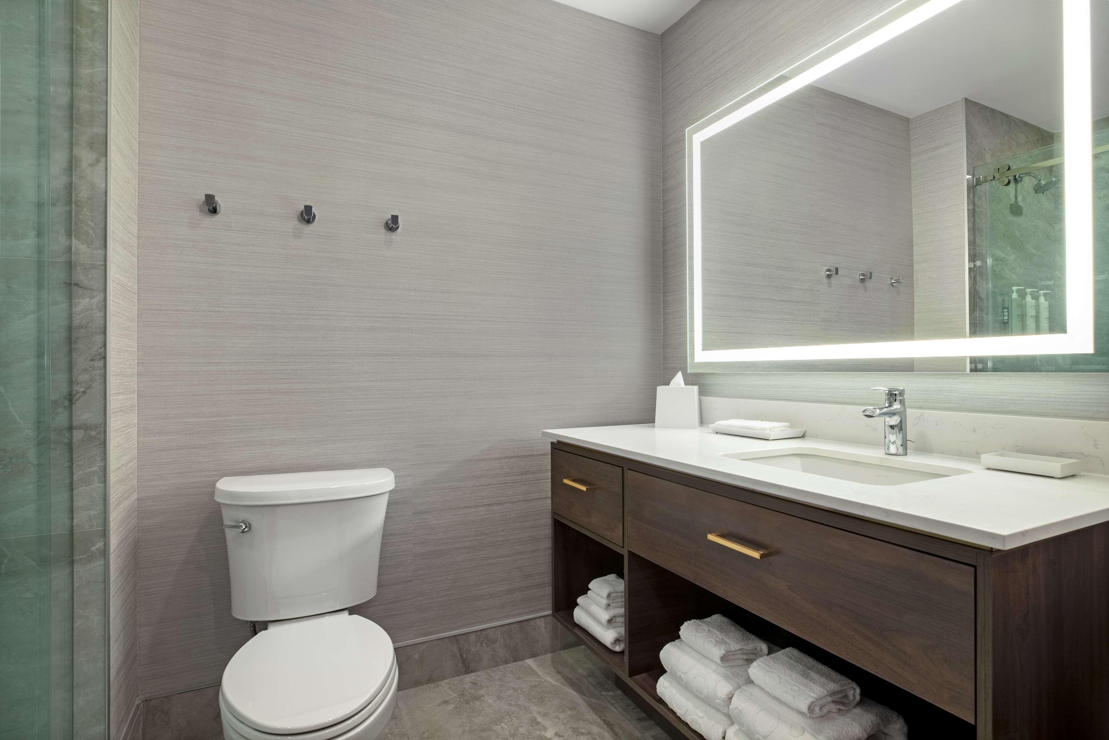 Studio Two Queen Beds