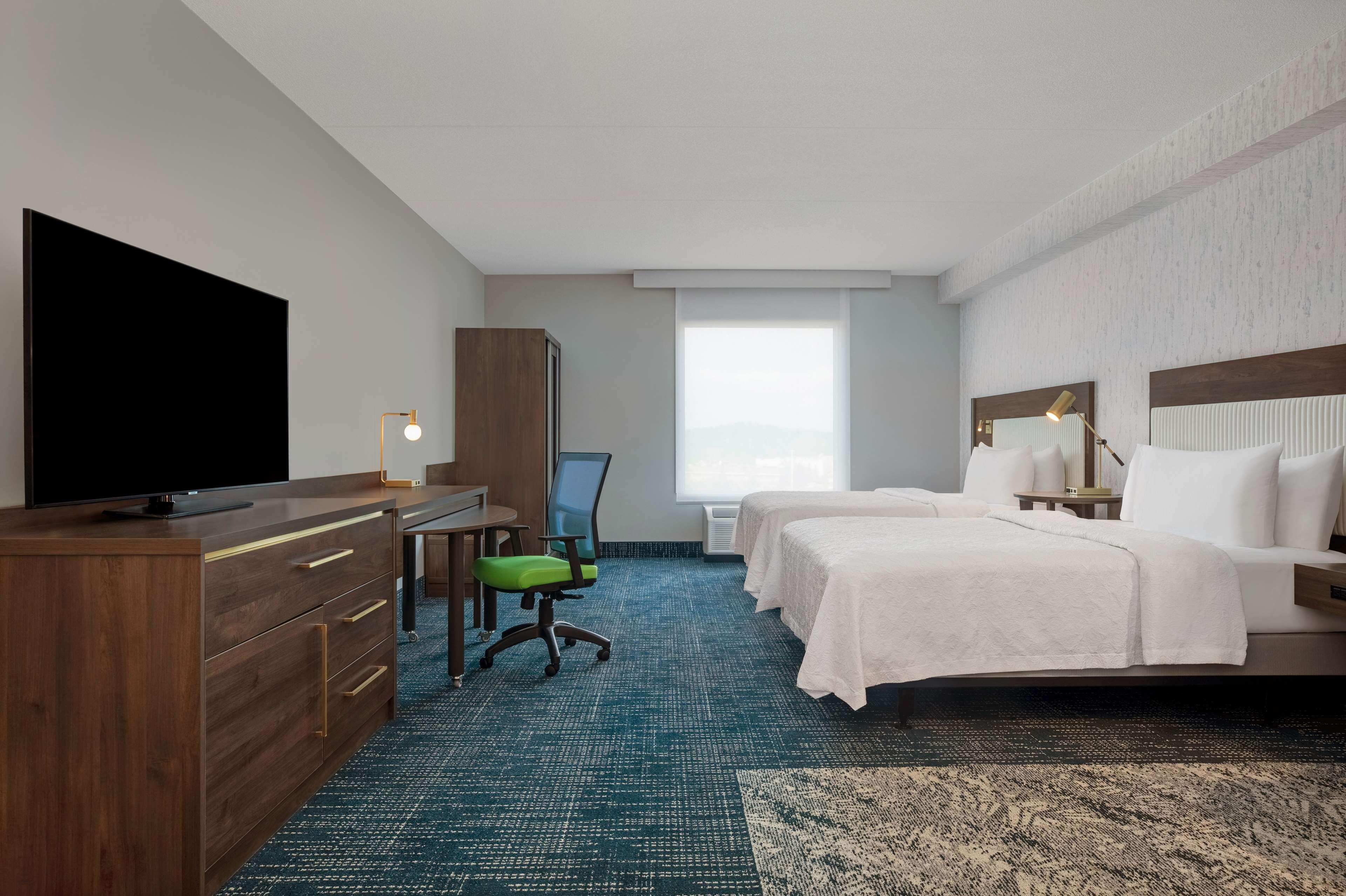 Studio Two Queen Beds