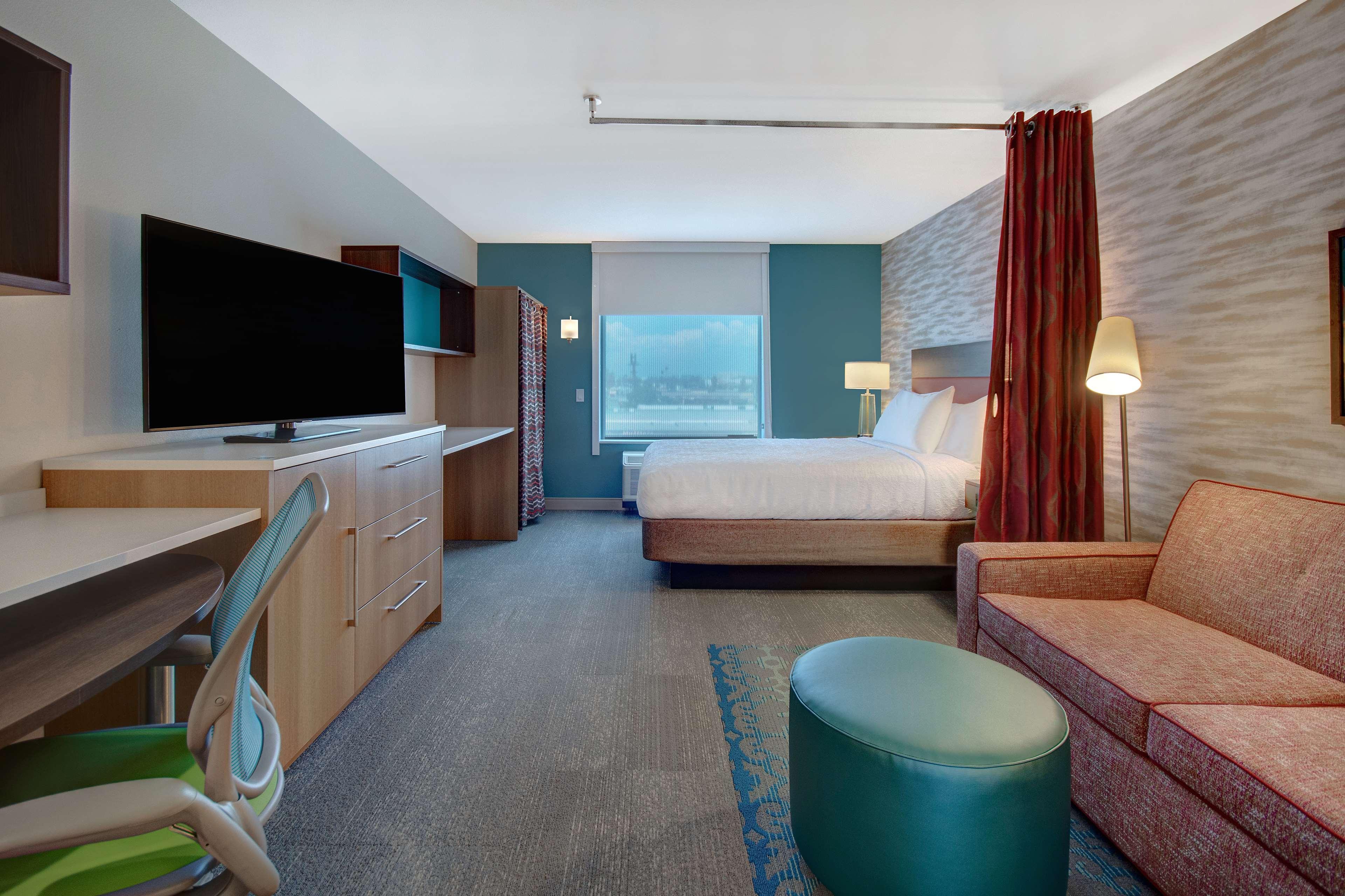 Studio Queen Size Bed