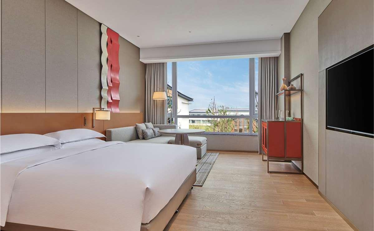 Double Executive King Bed