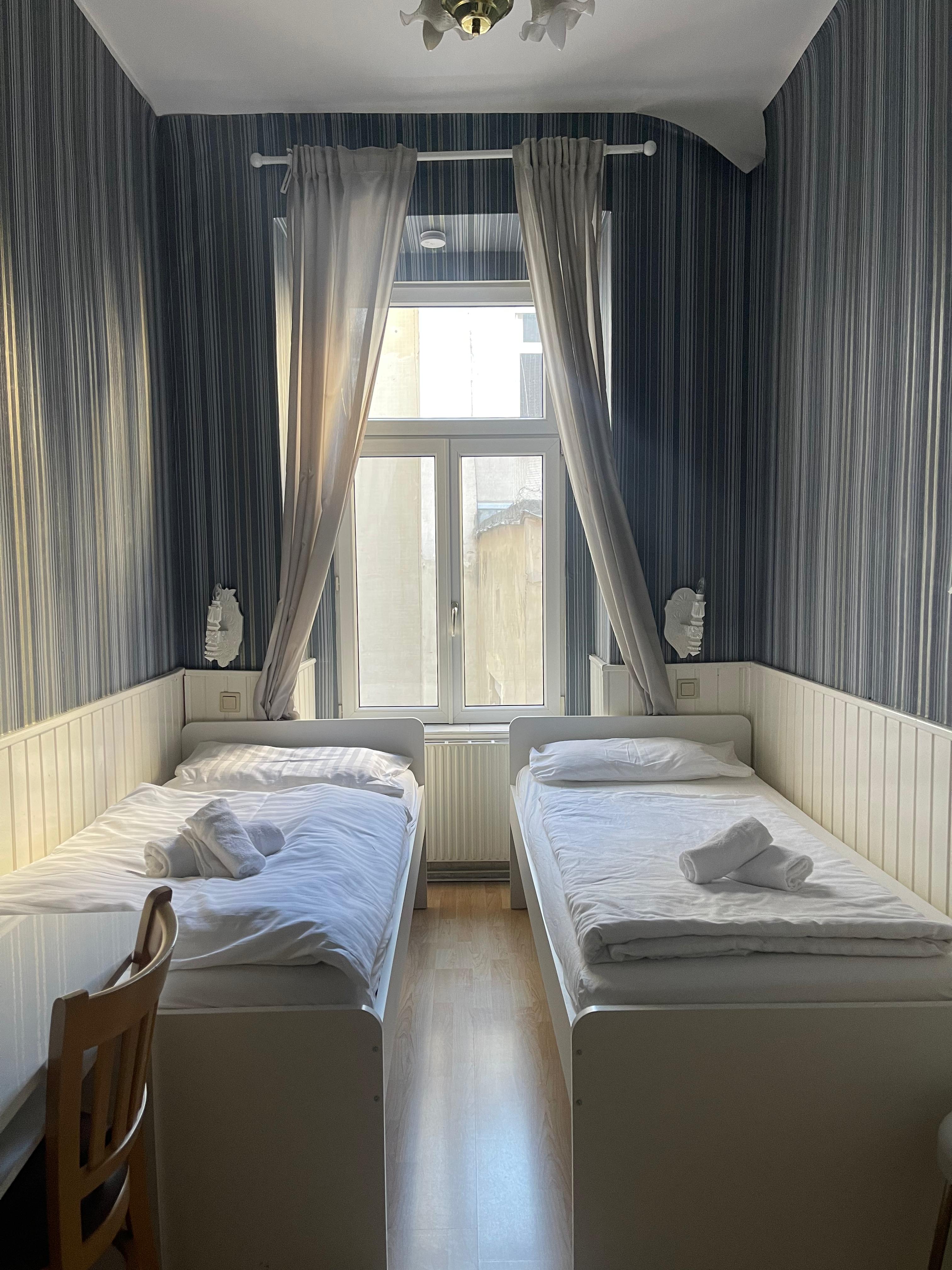 Twin Shared External Bathroom