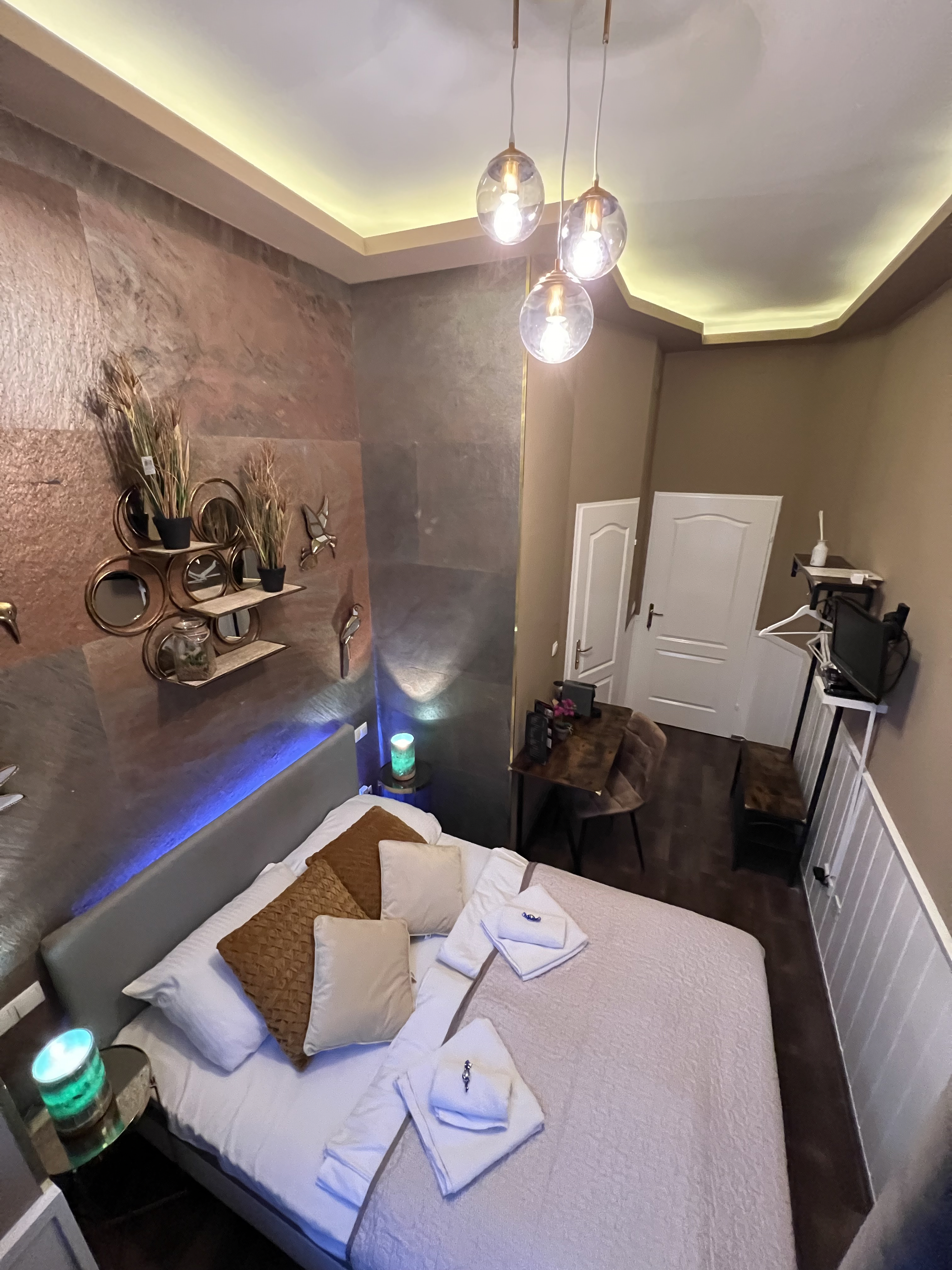 Double One Bedroom One Bathroom