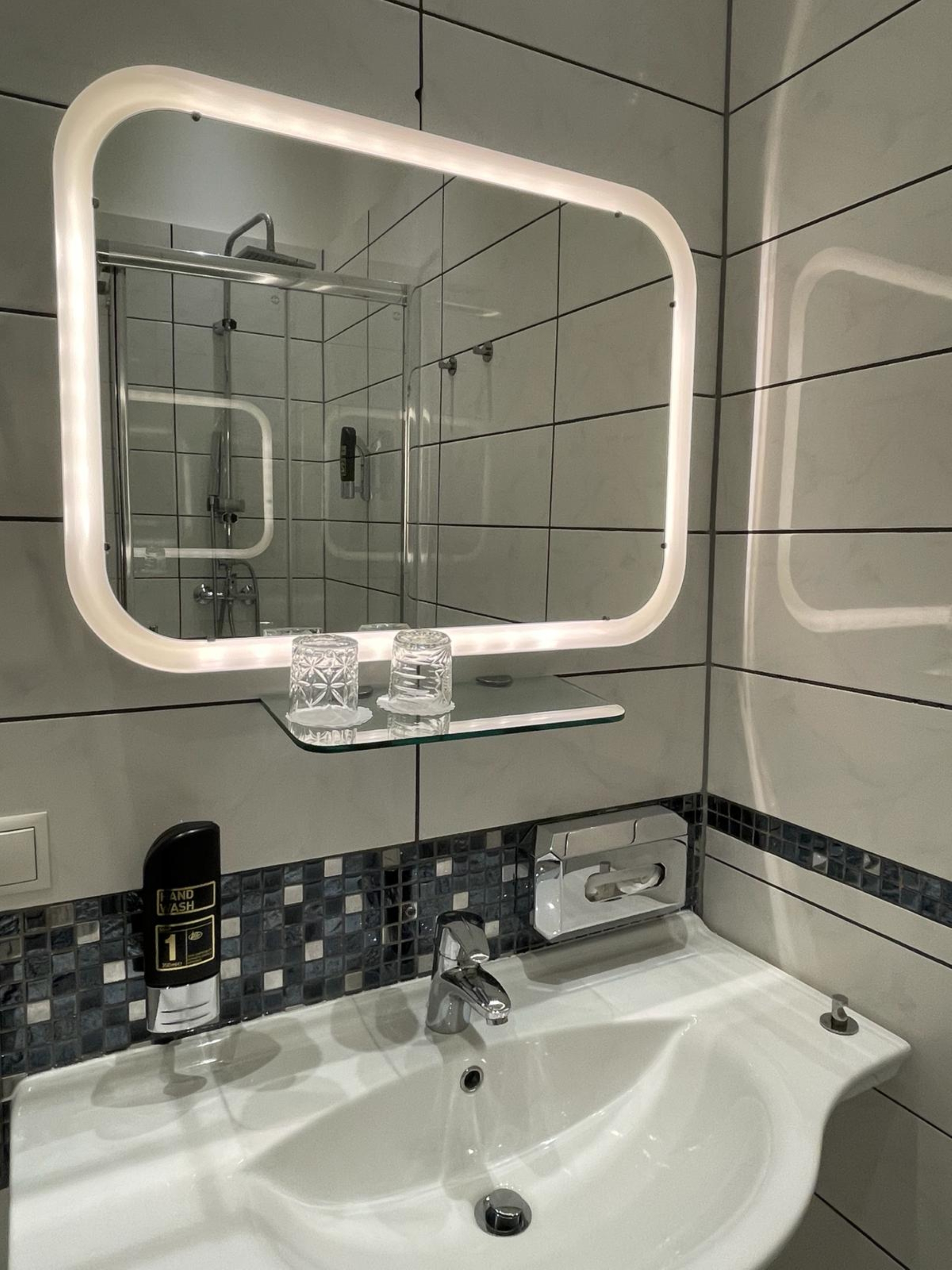 Double Deluxe King Bed