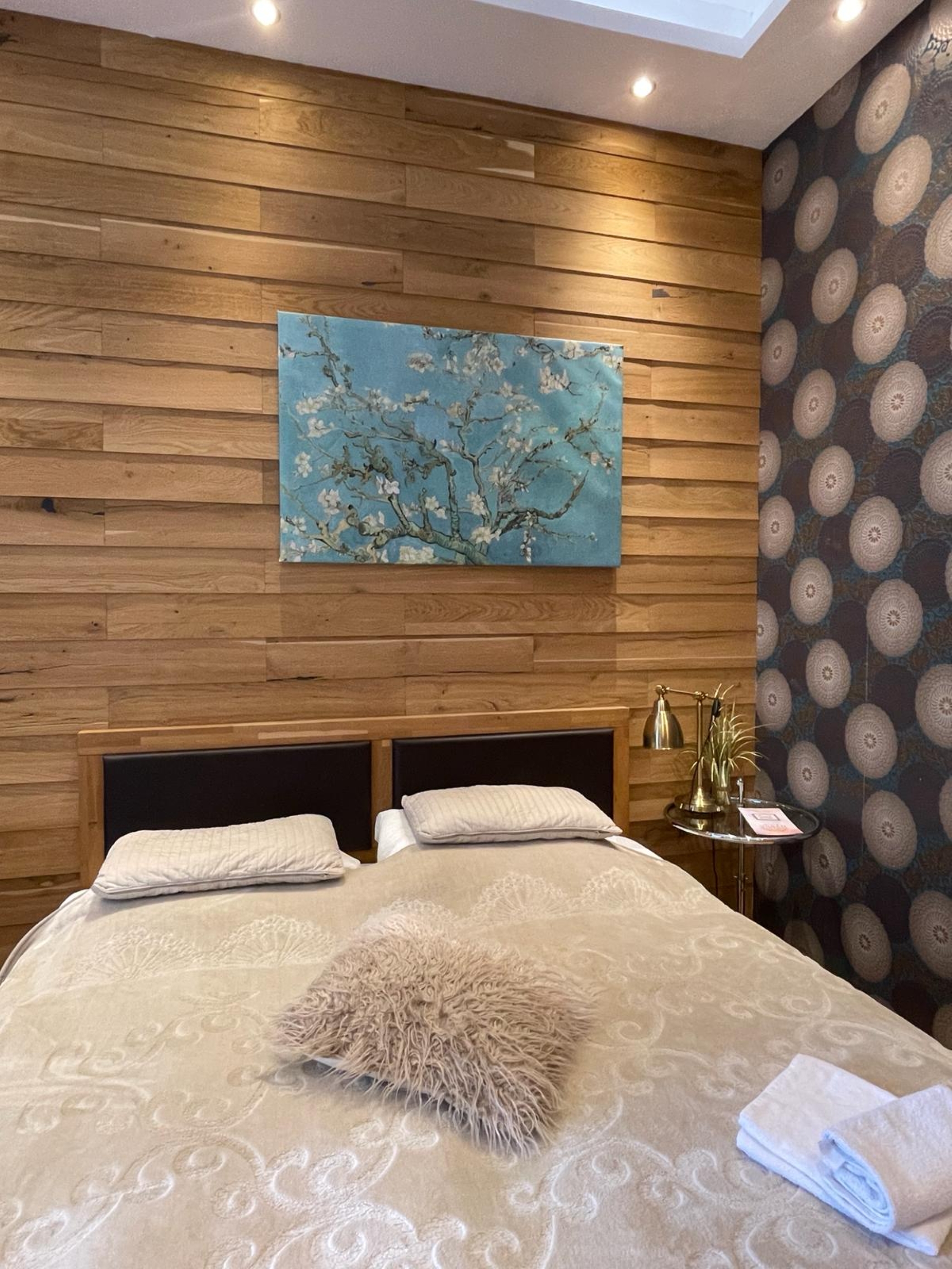 Double Deluxe King Bed