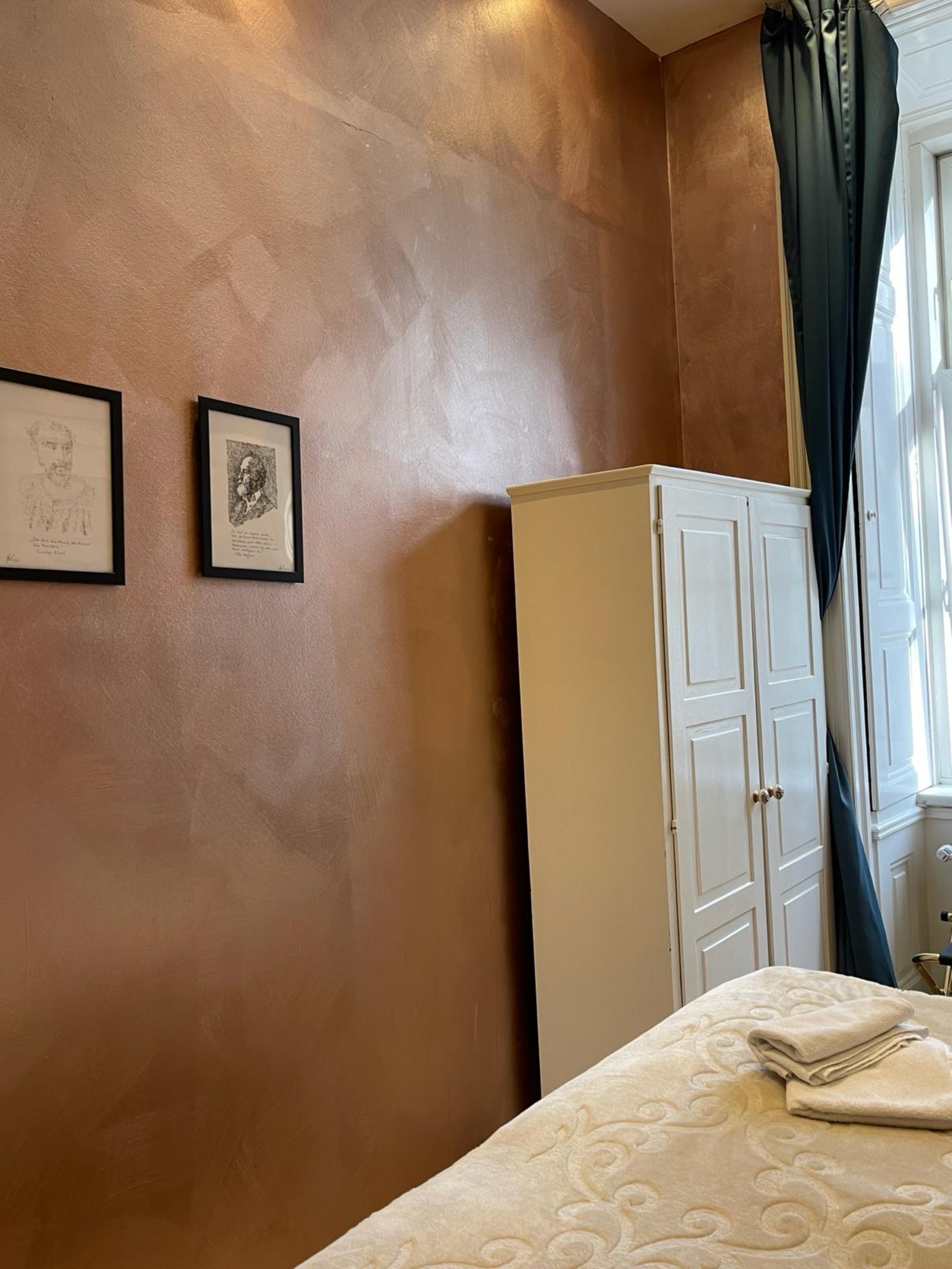 Double Deluxe King Bed