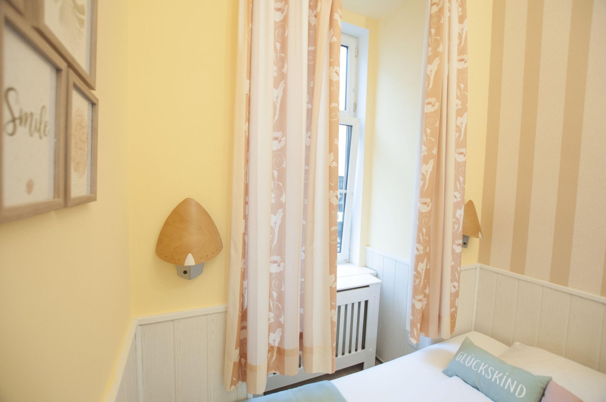 Twin Shared External Bathroom