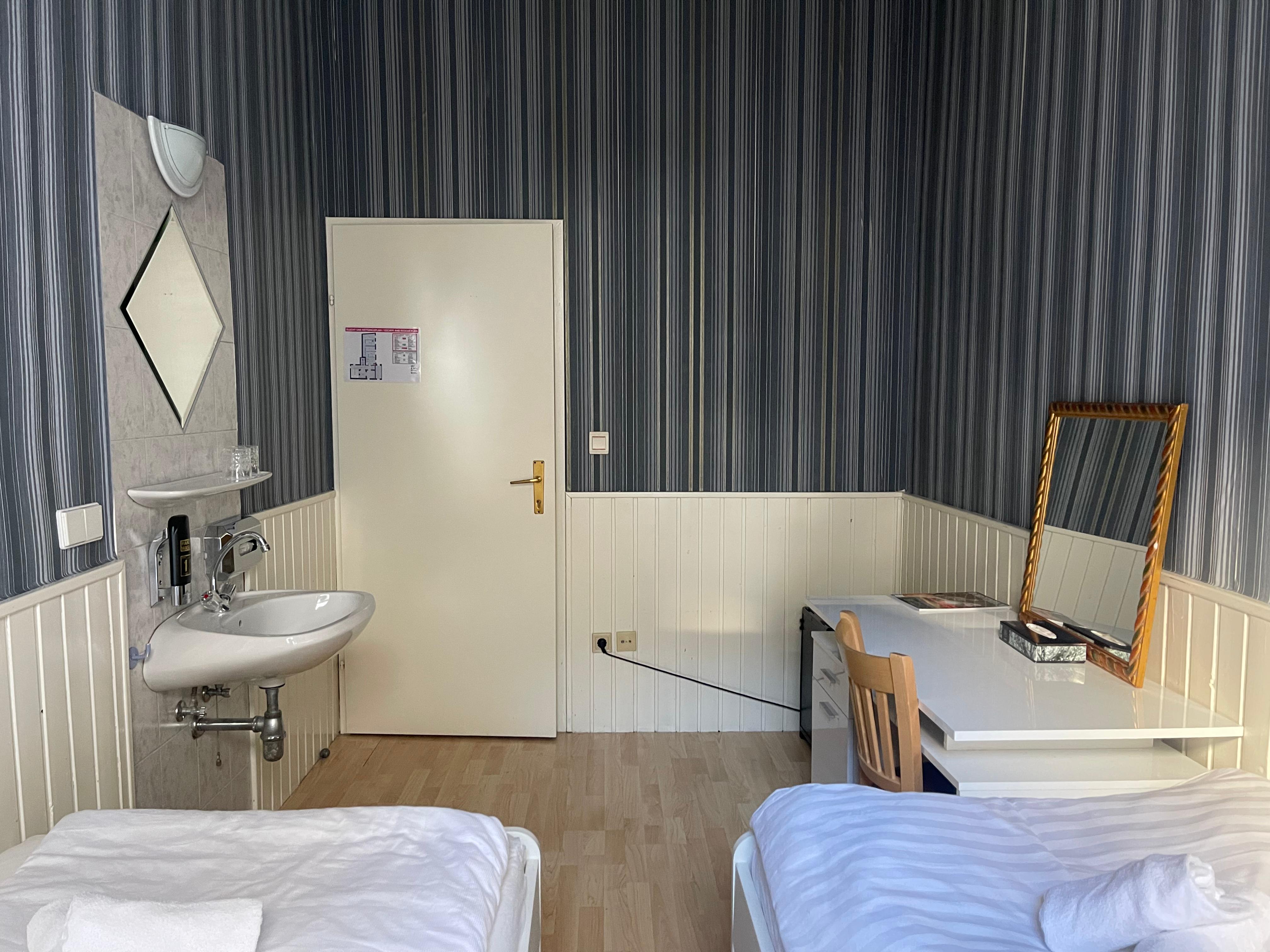 Twin Shared External Bathroom