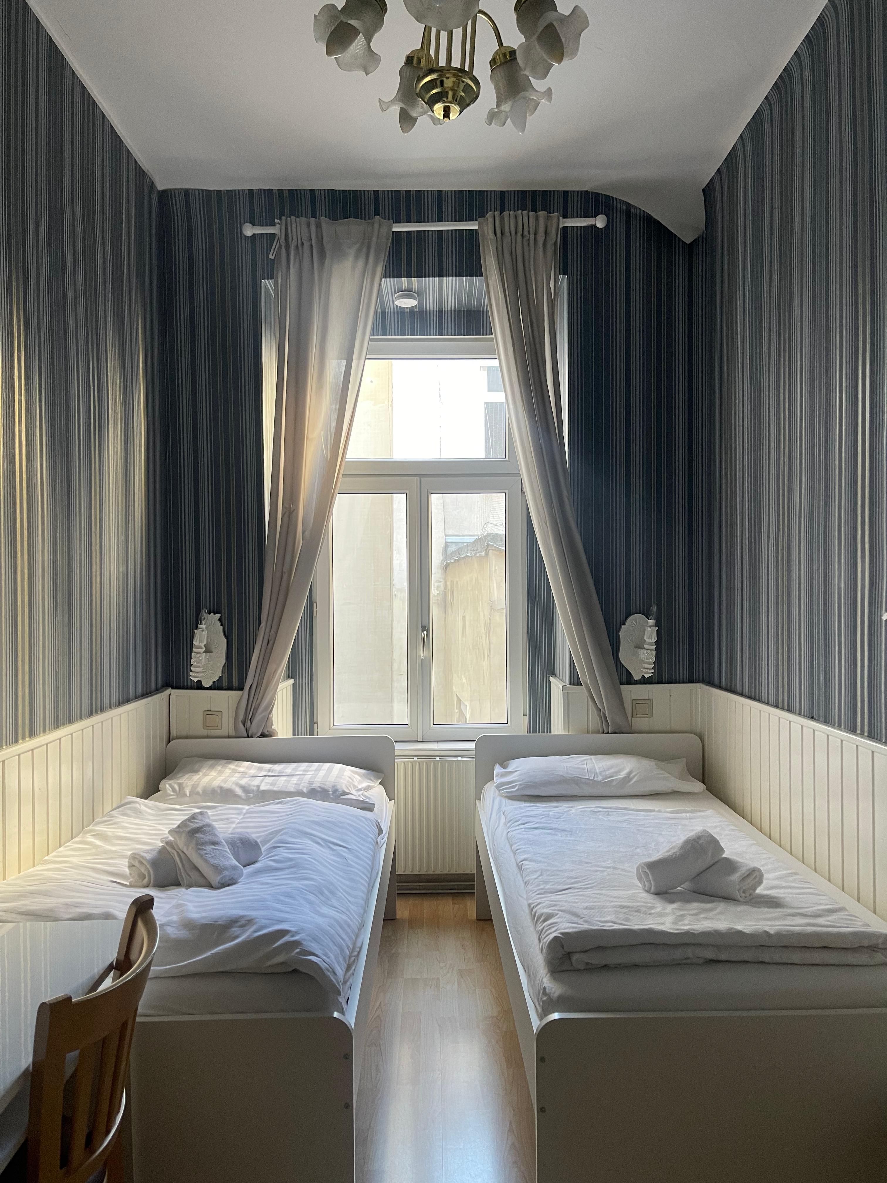 Twin Shared External Bathroom