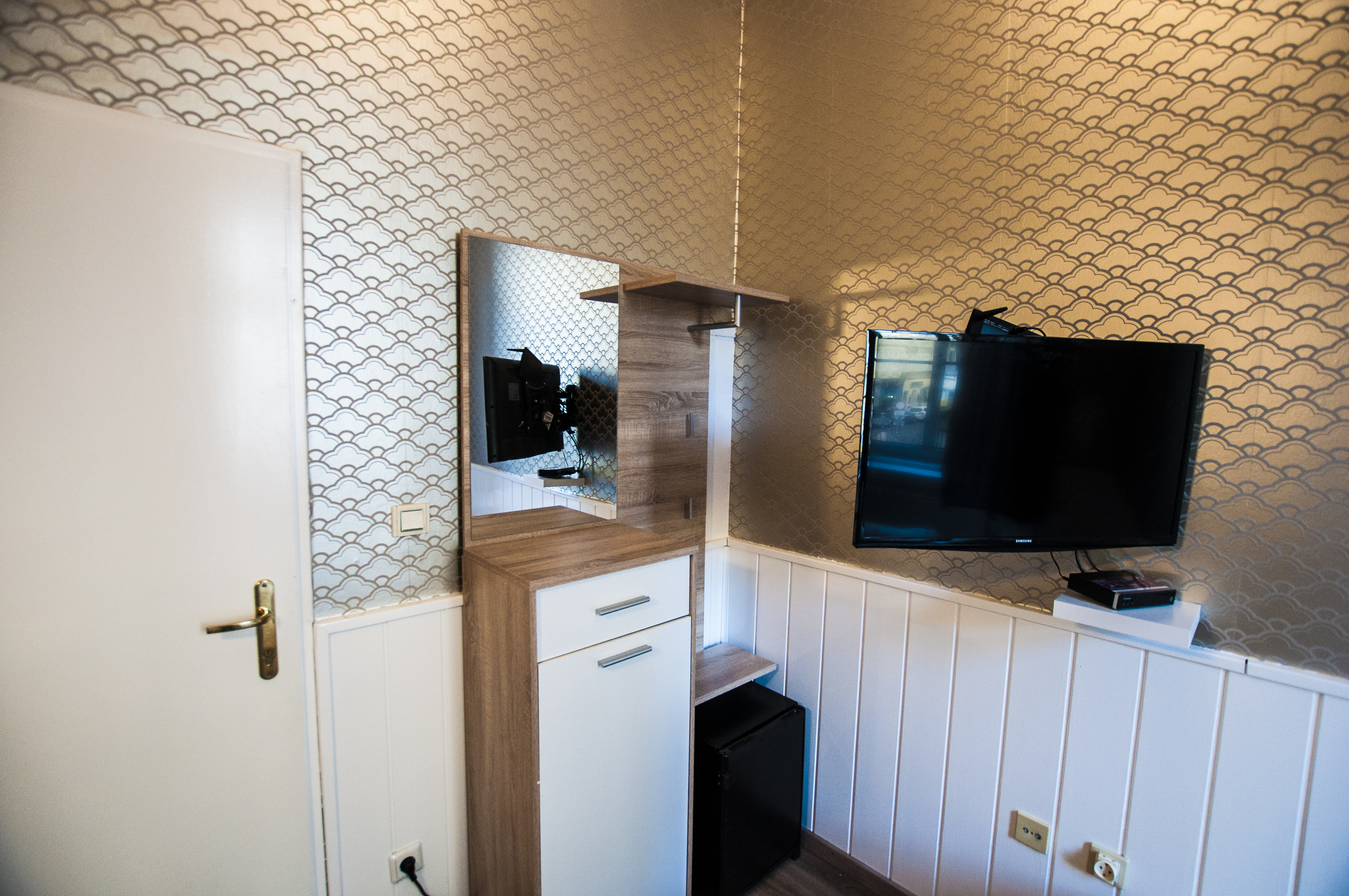 Double or Twin with Double Bed