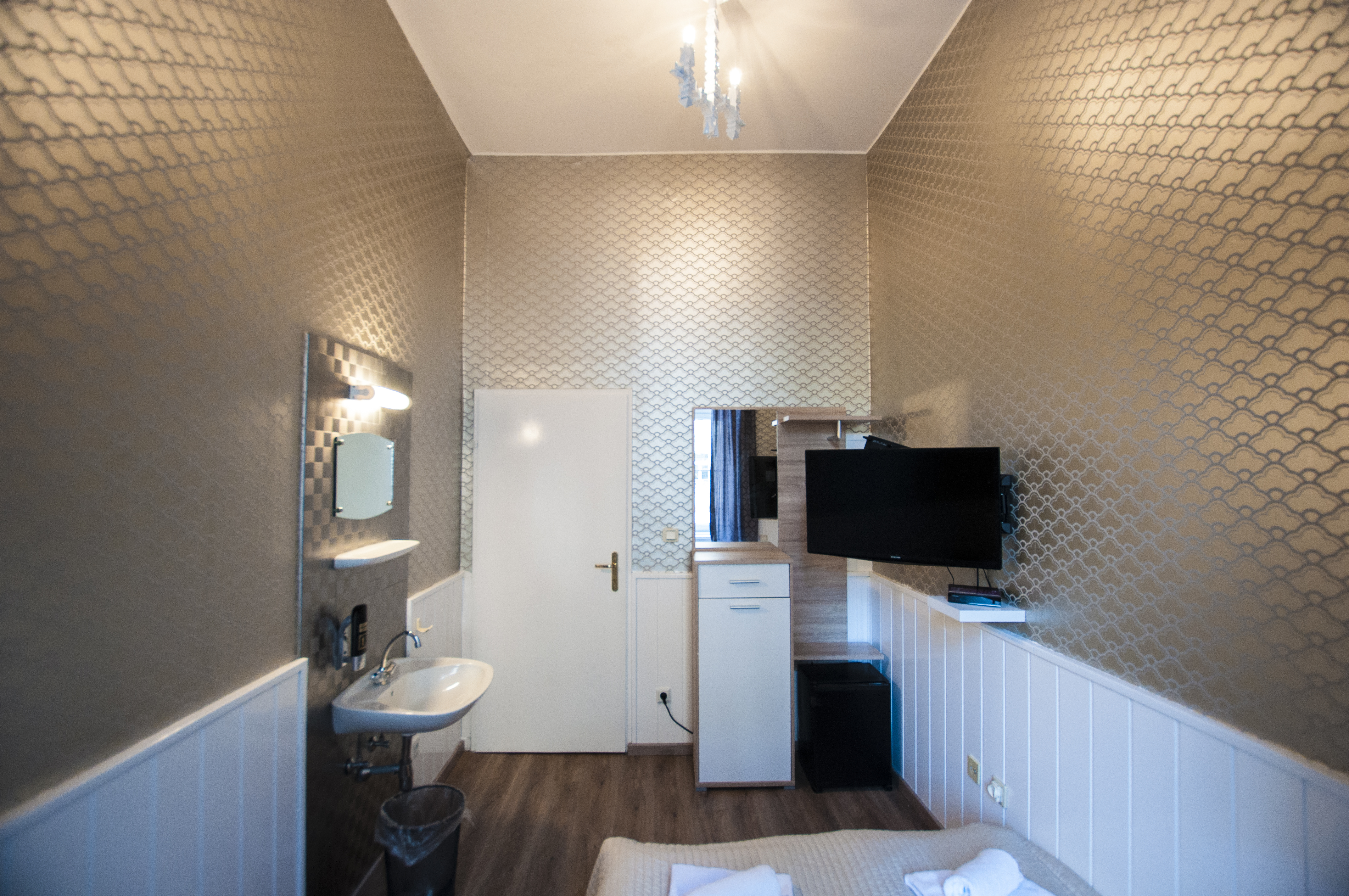 Double or Twin with Double Bed