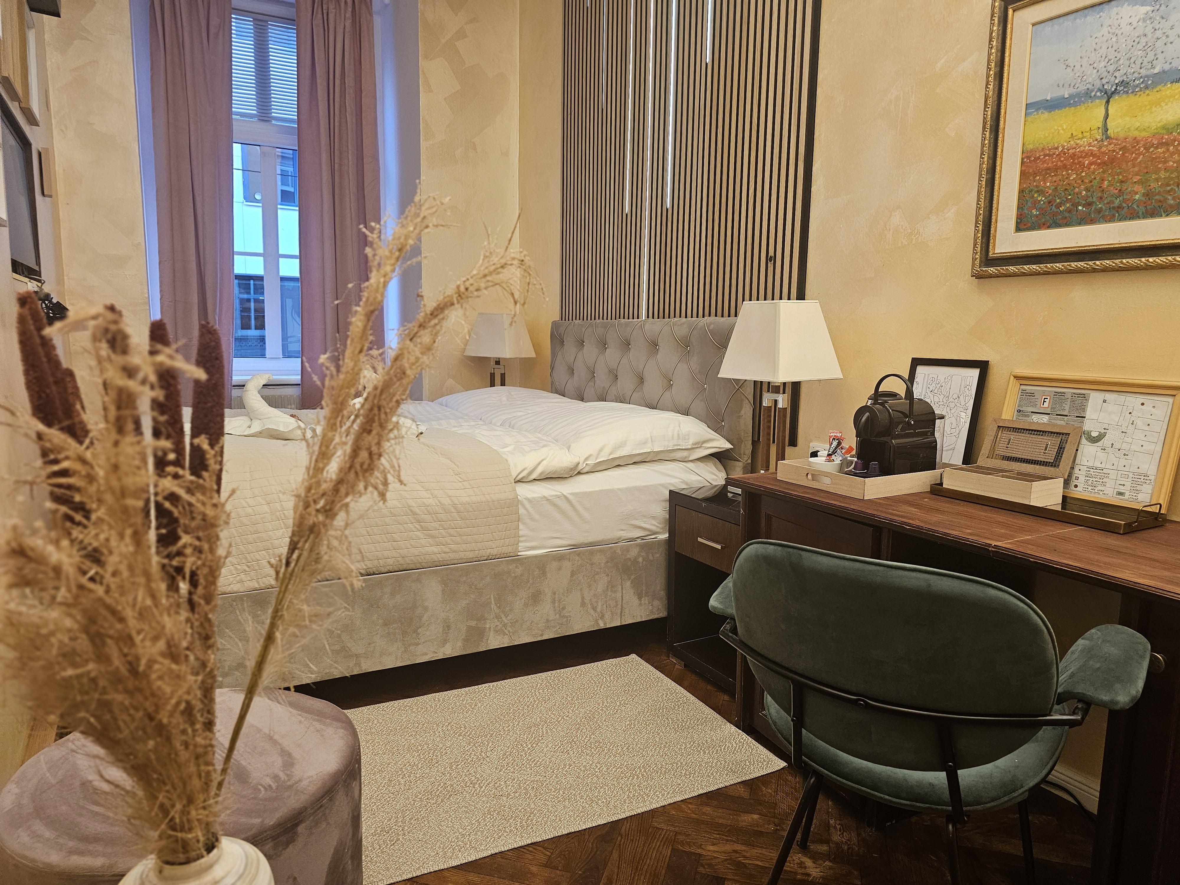 Double Deluxe King Bed