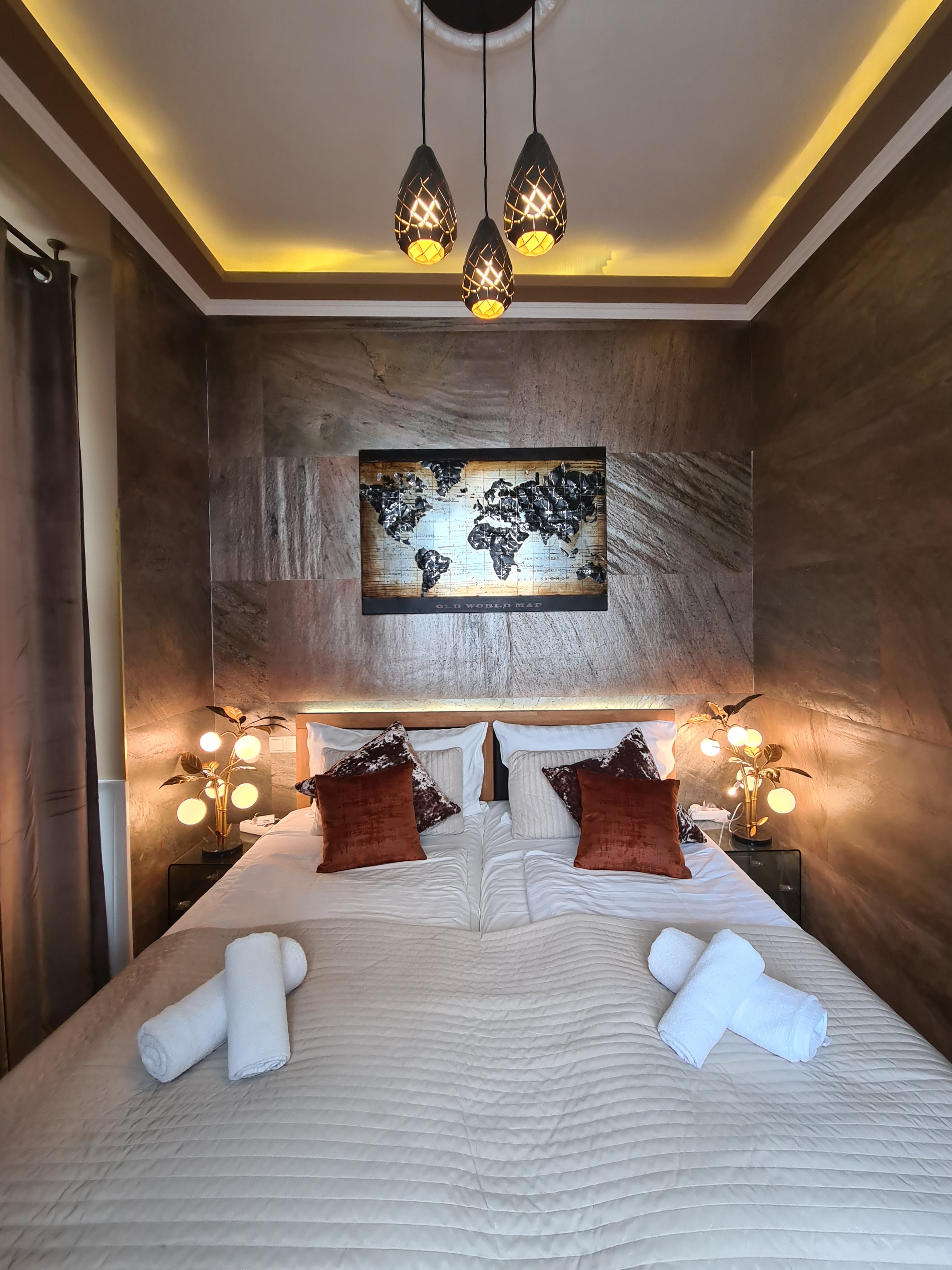 Double Deluxe King Bed