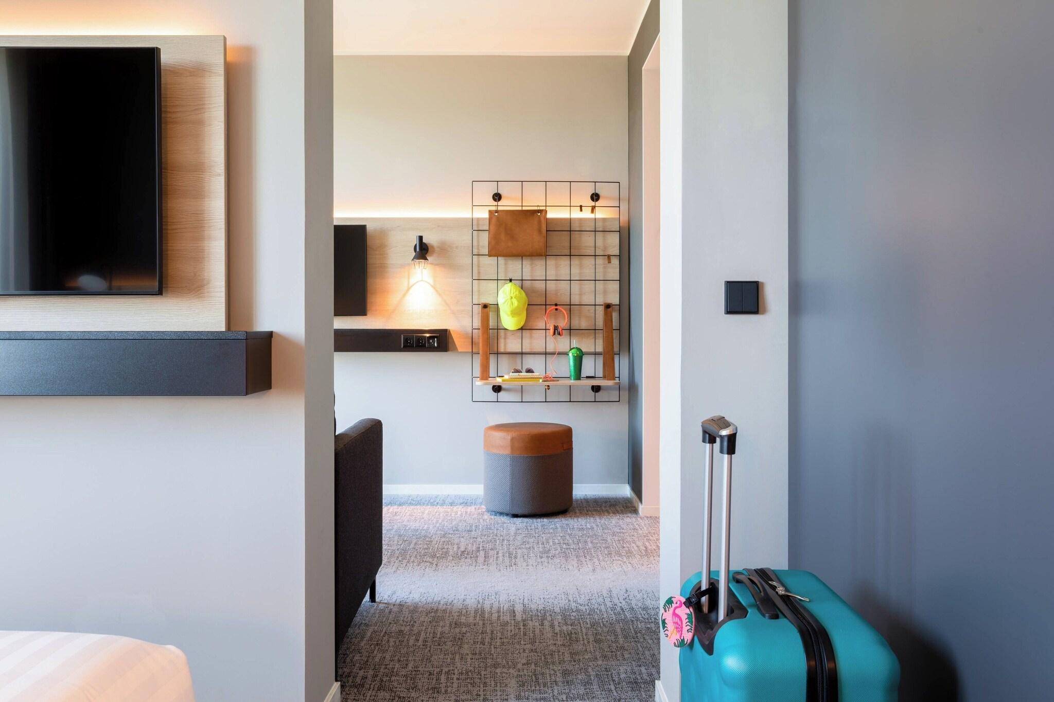 Family Room Queen Size Bed