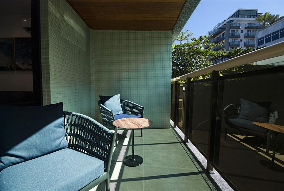 Quadruple Deluxe Premium