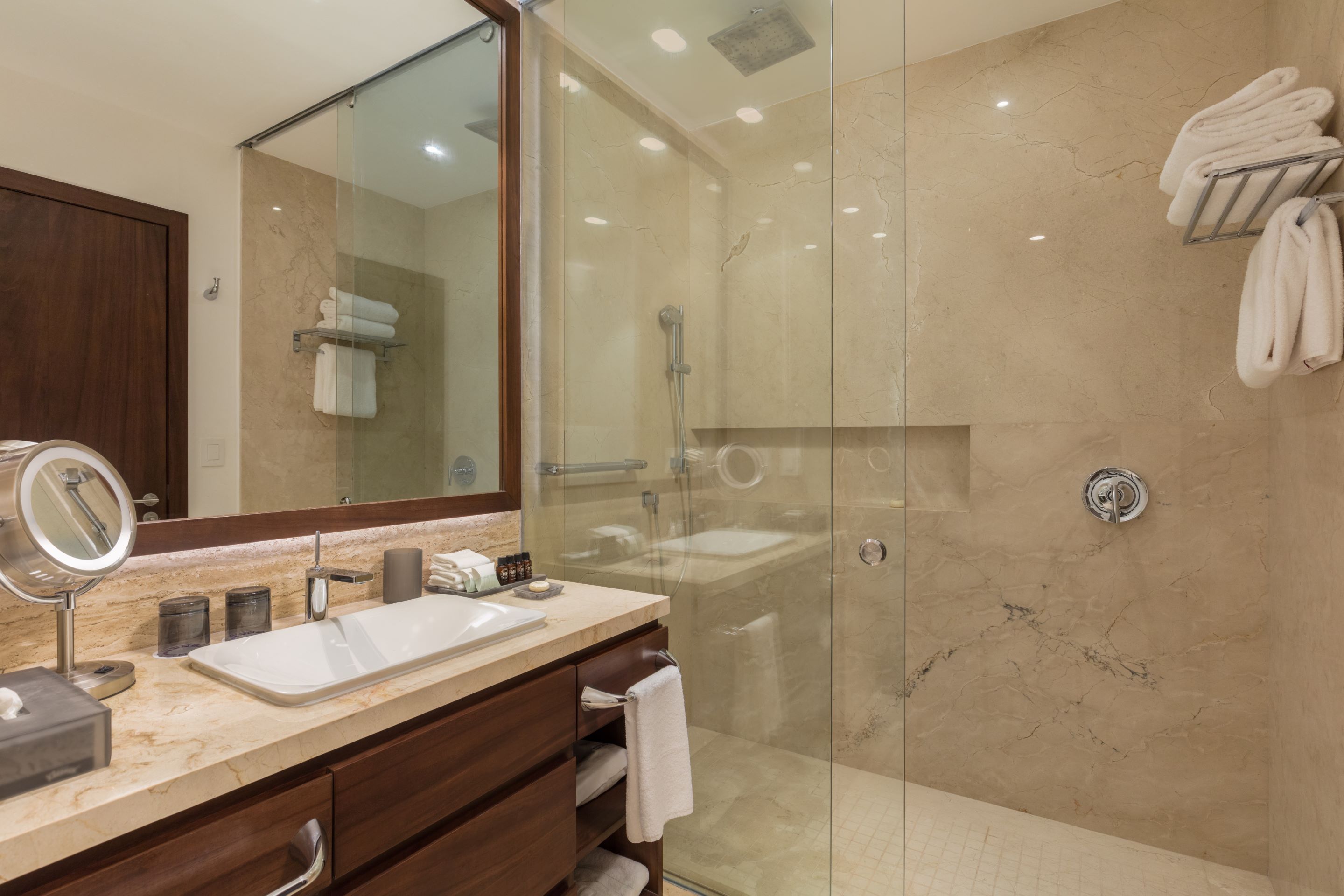 Room Deluxe Two Beds