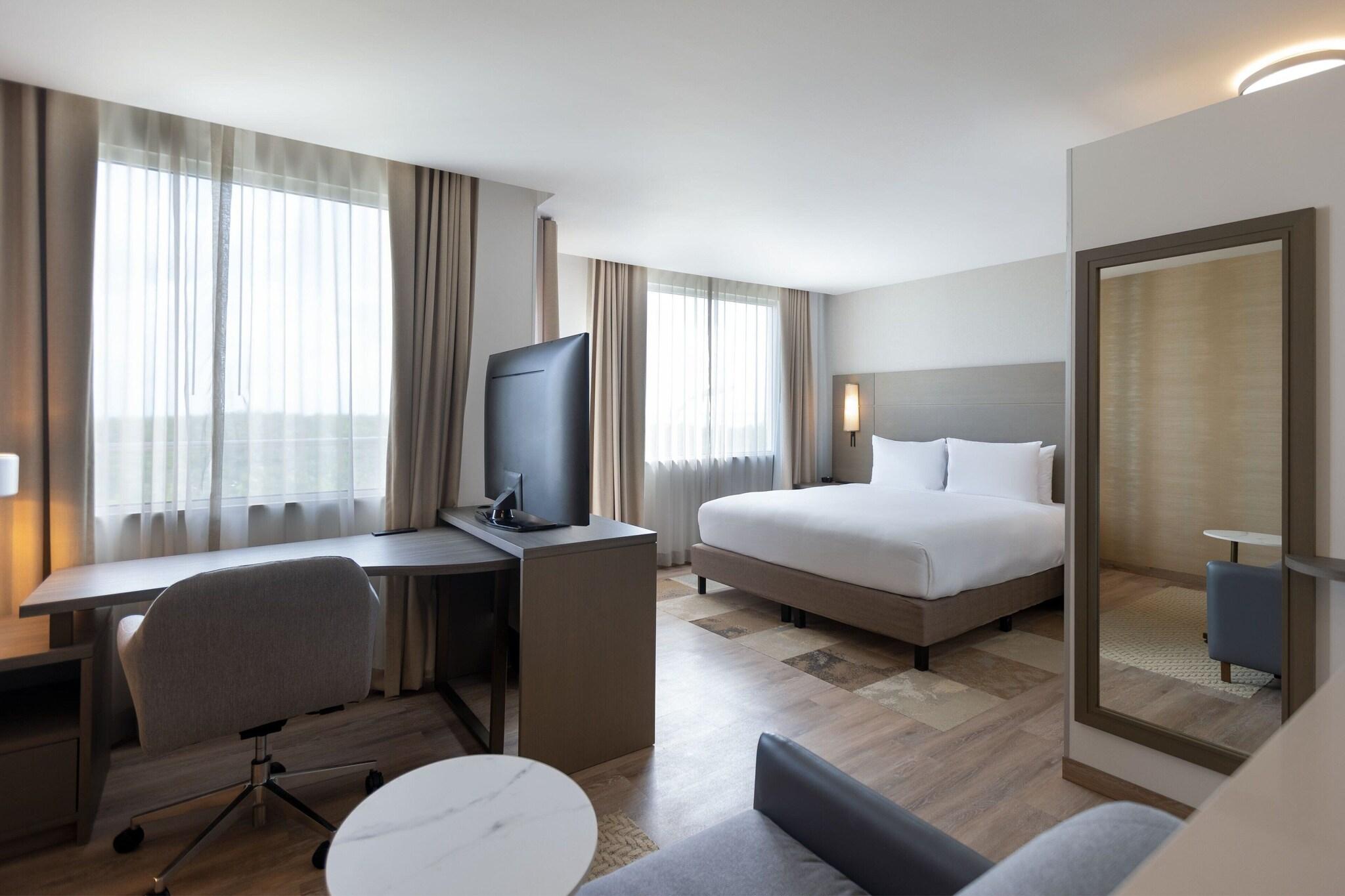 Studio King Size Bed