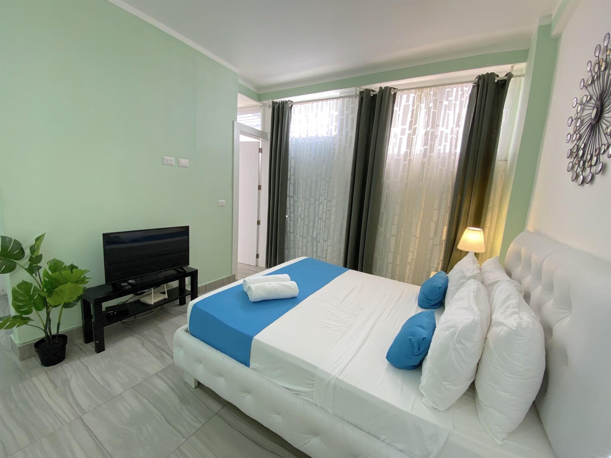 Studio Premium Queen Bed