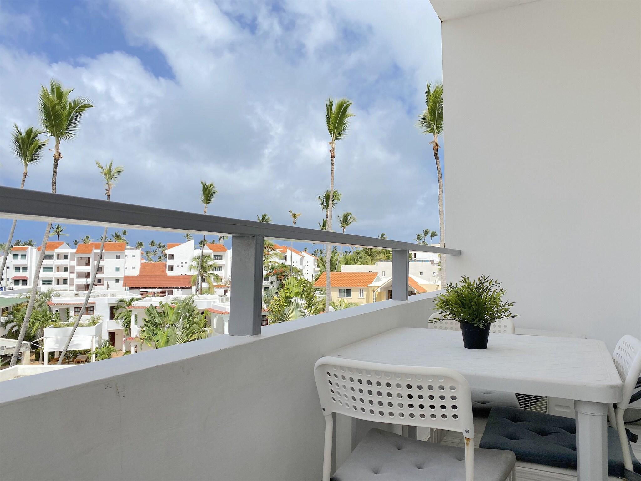 Studio Queen Size Bed