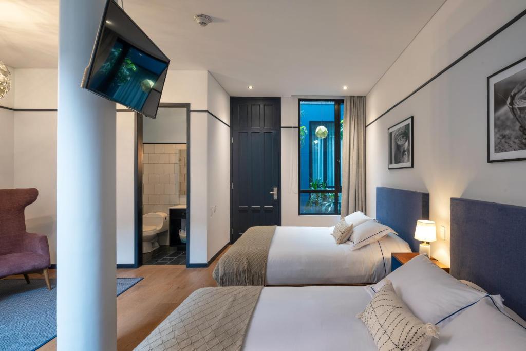 Double Deluxe Two Beds