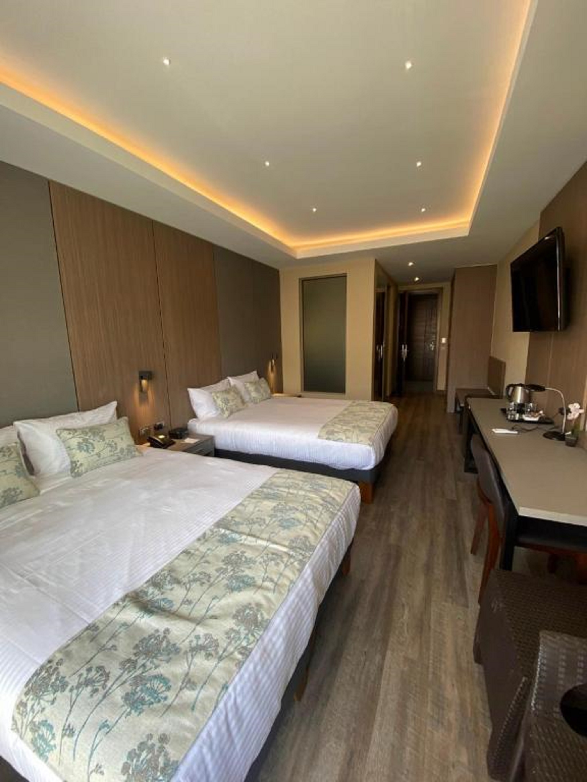 Double or Twin Queen Size Bed