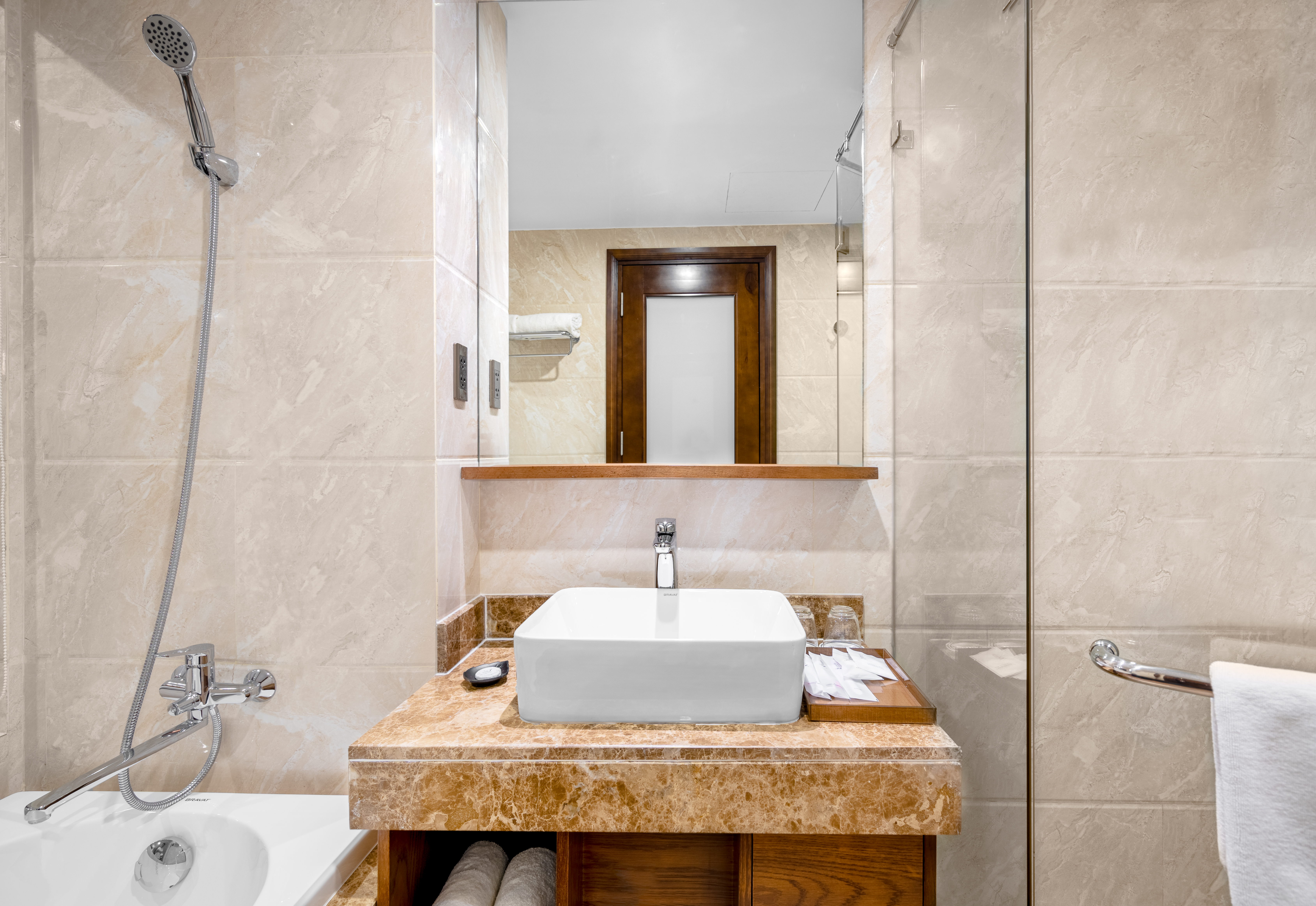 Junior Suite King Size Bed