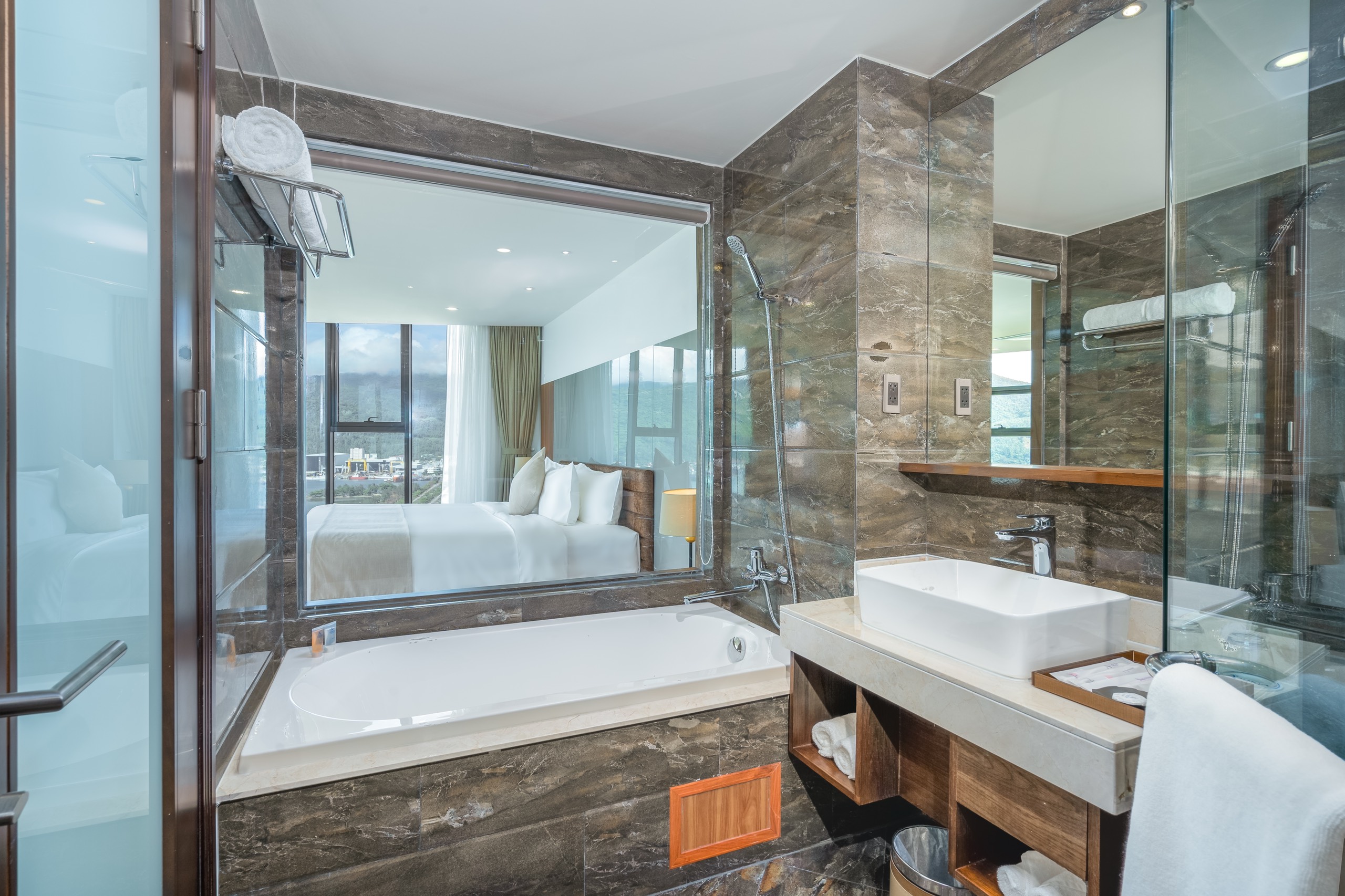 Junior Suite King Size Bed