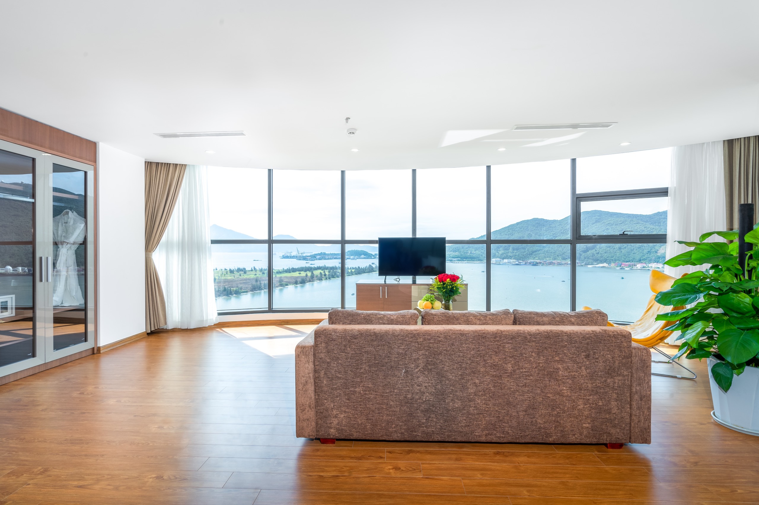 Junior Suite King Size Bed