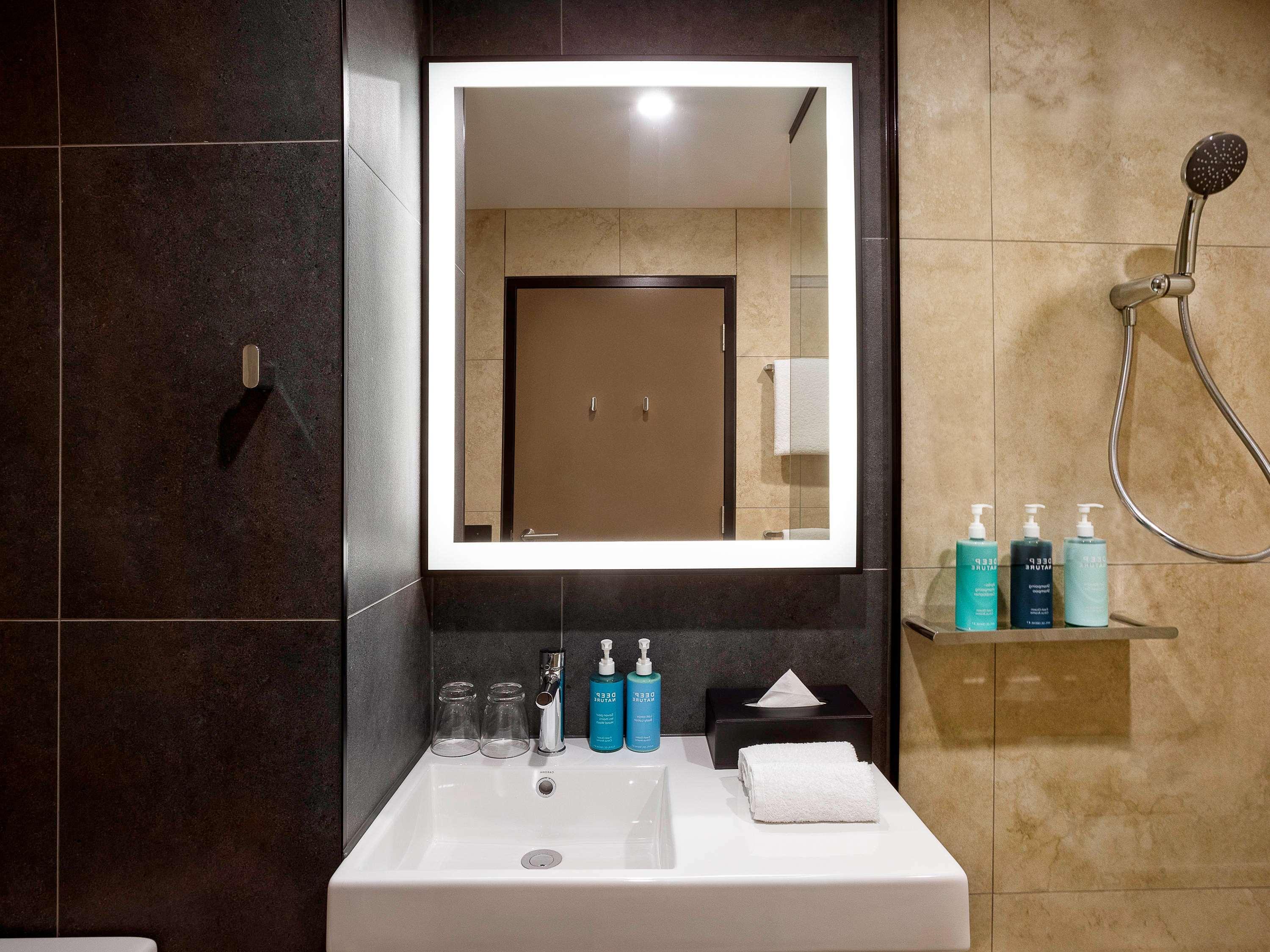 Twin Ocean View Two Queen Beds