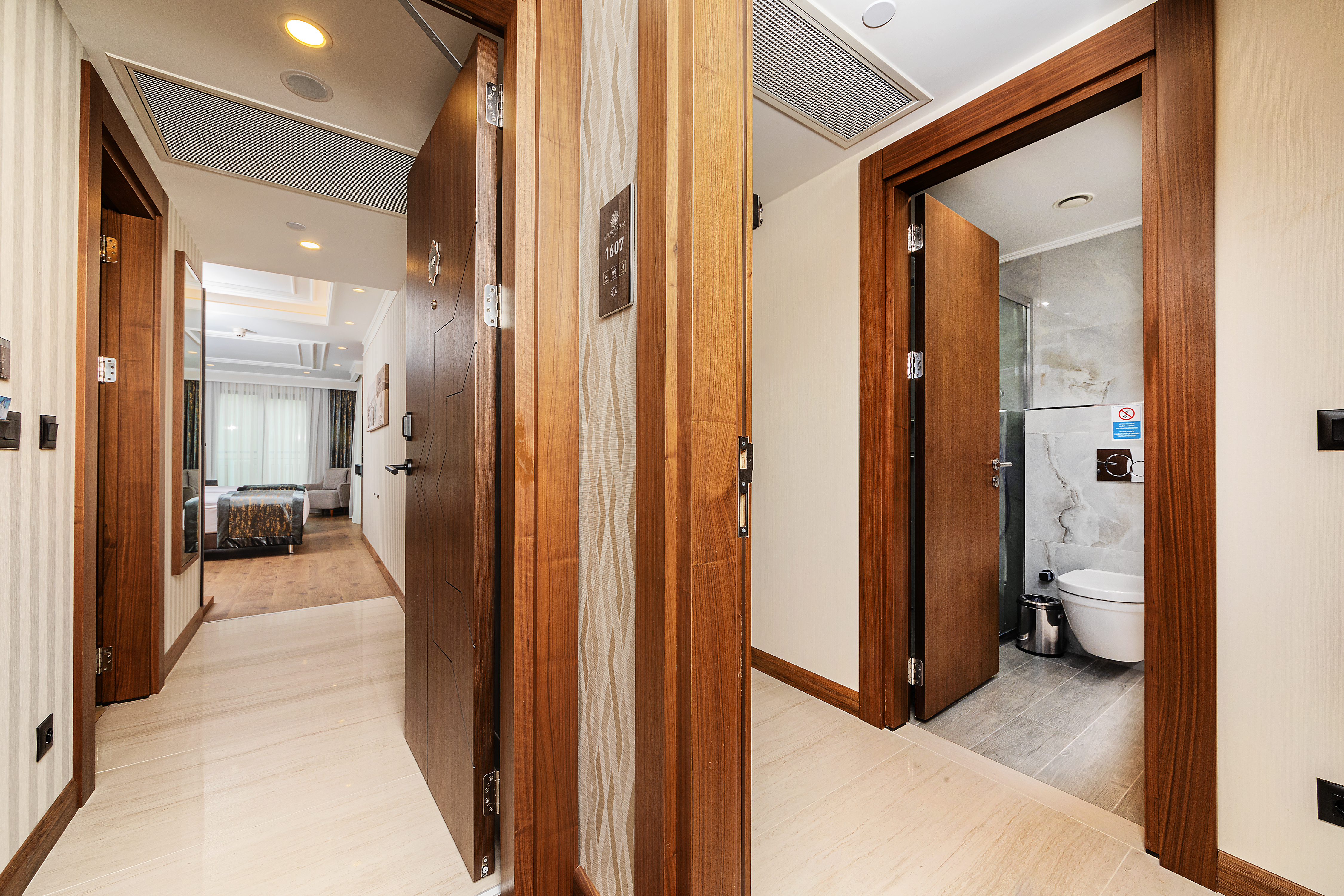 Room Connecting Room