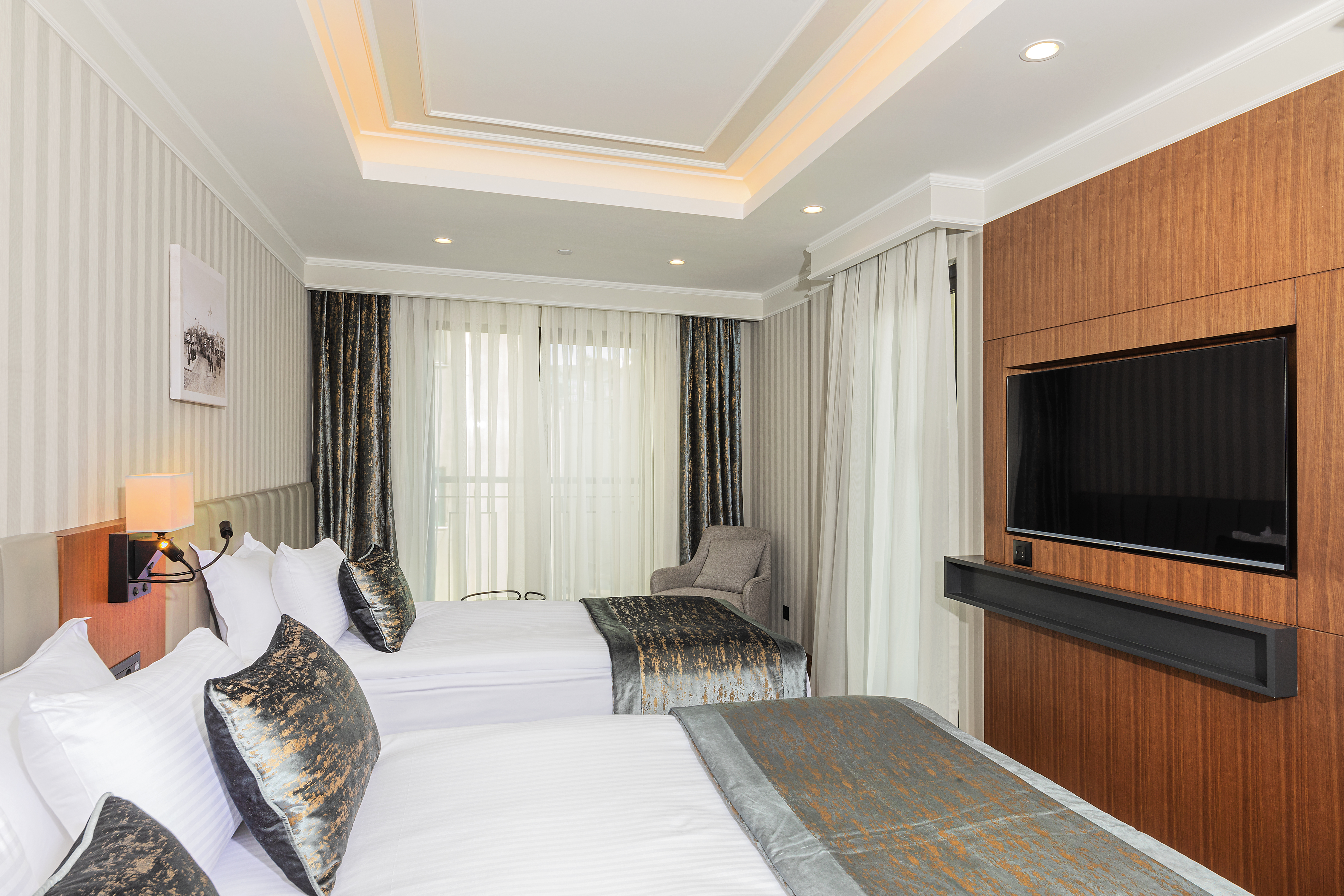 Room Connecting Room