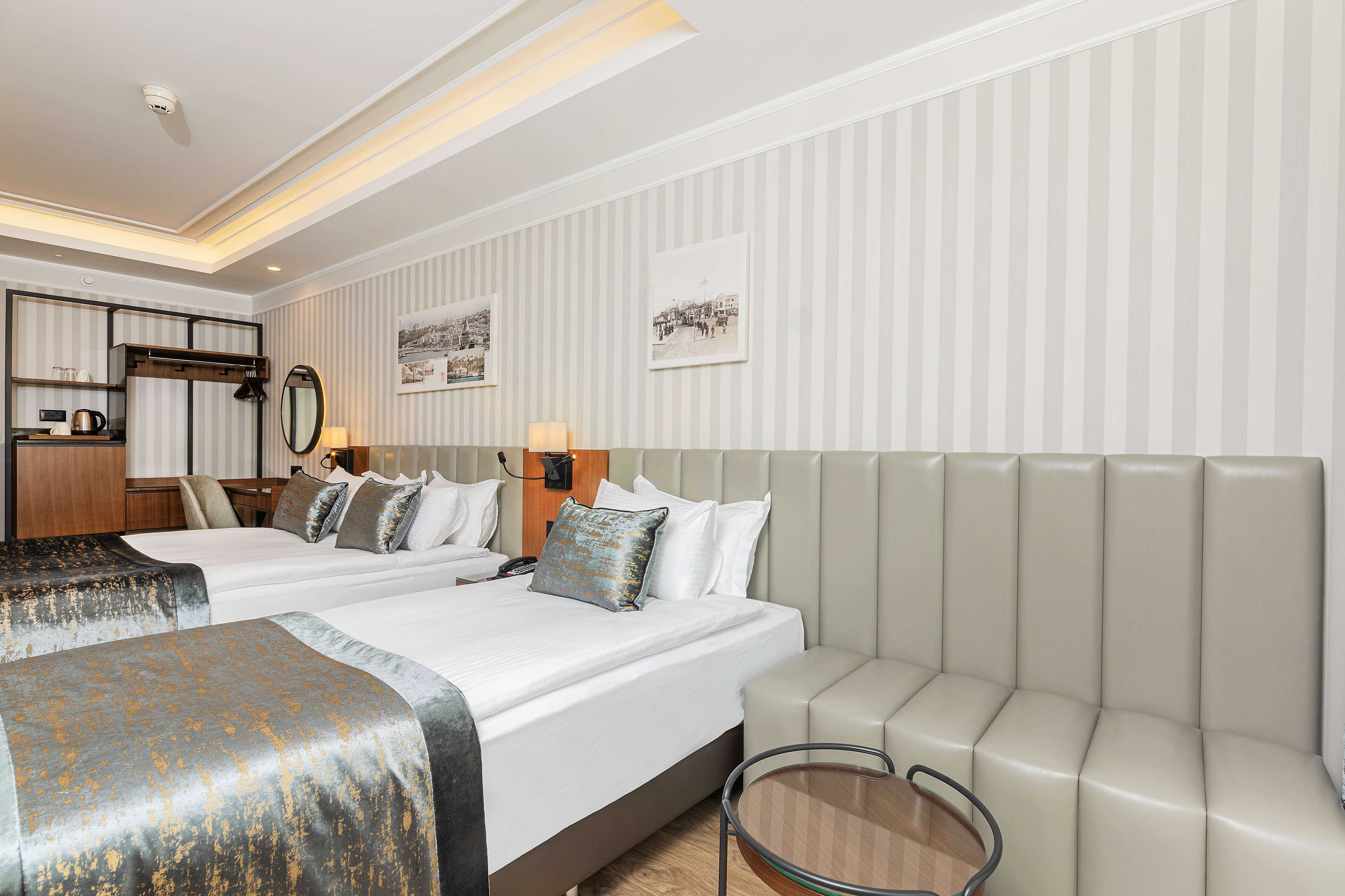 Room Connecting Room