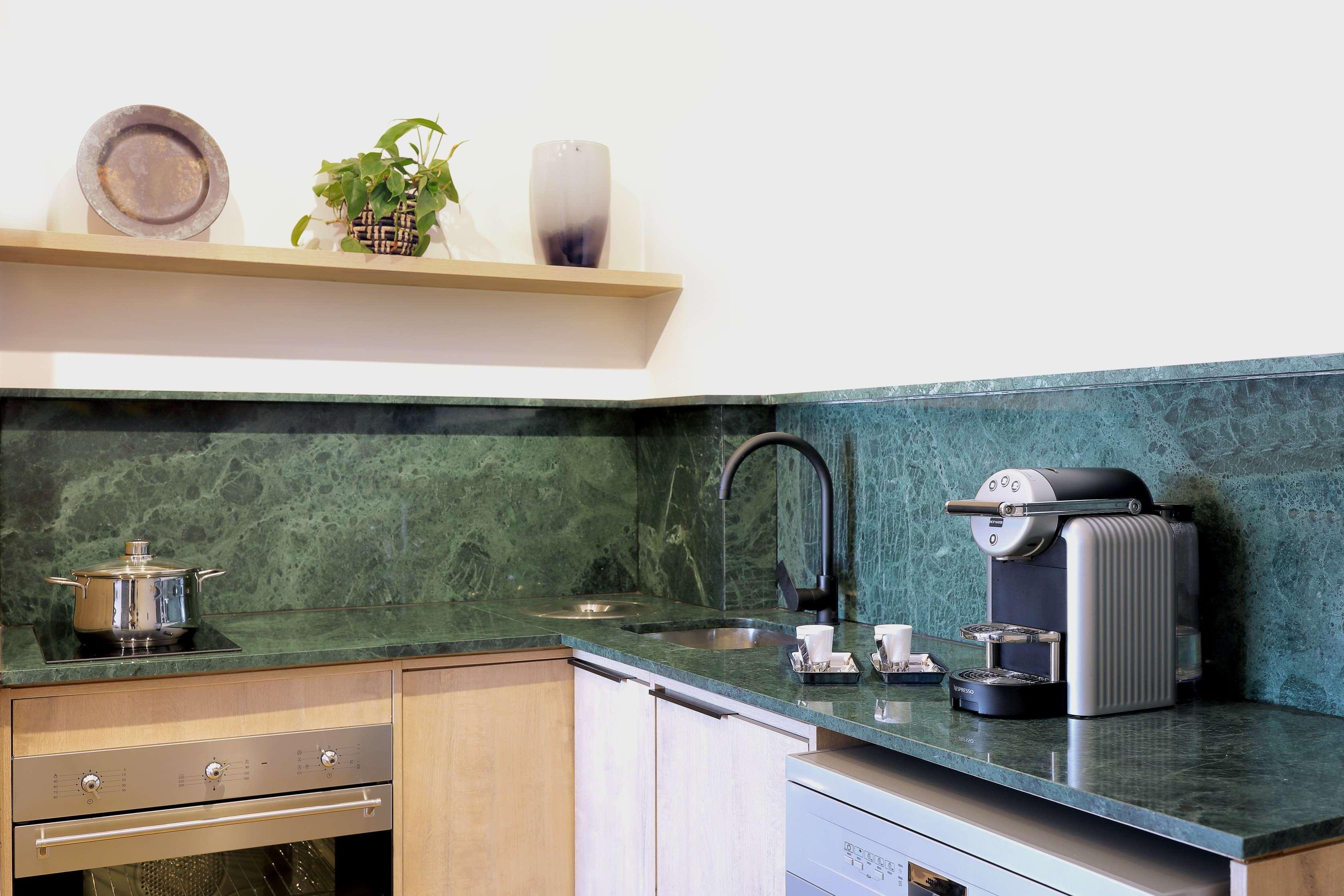 Studio King Size Bed