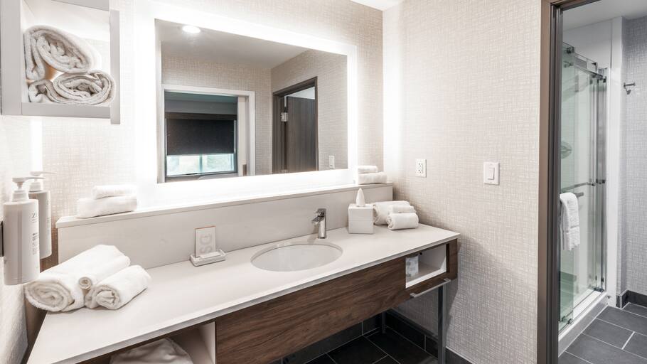 Studio King Size Bed