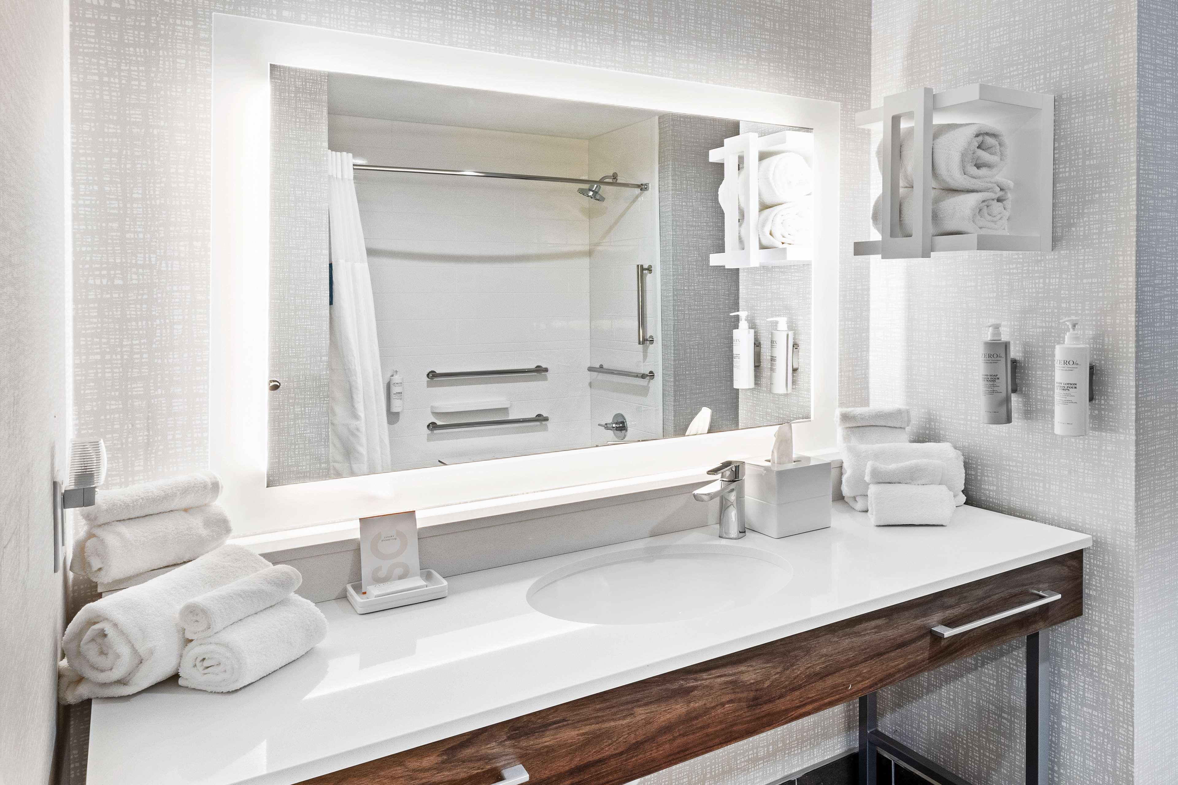 Studio Accessible-two Queen Beds