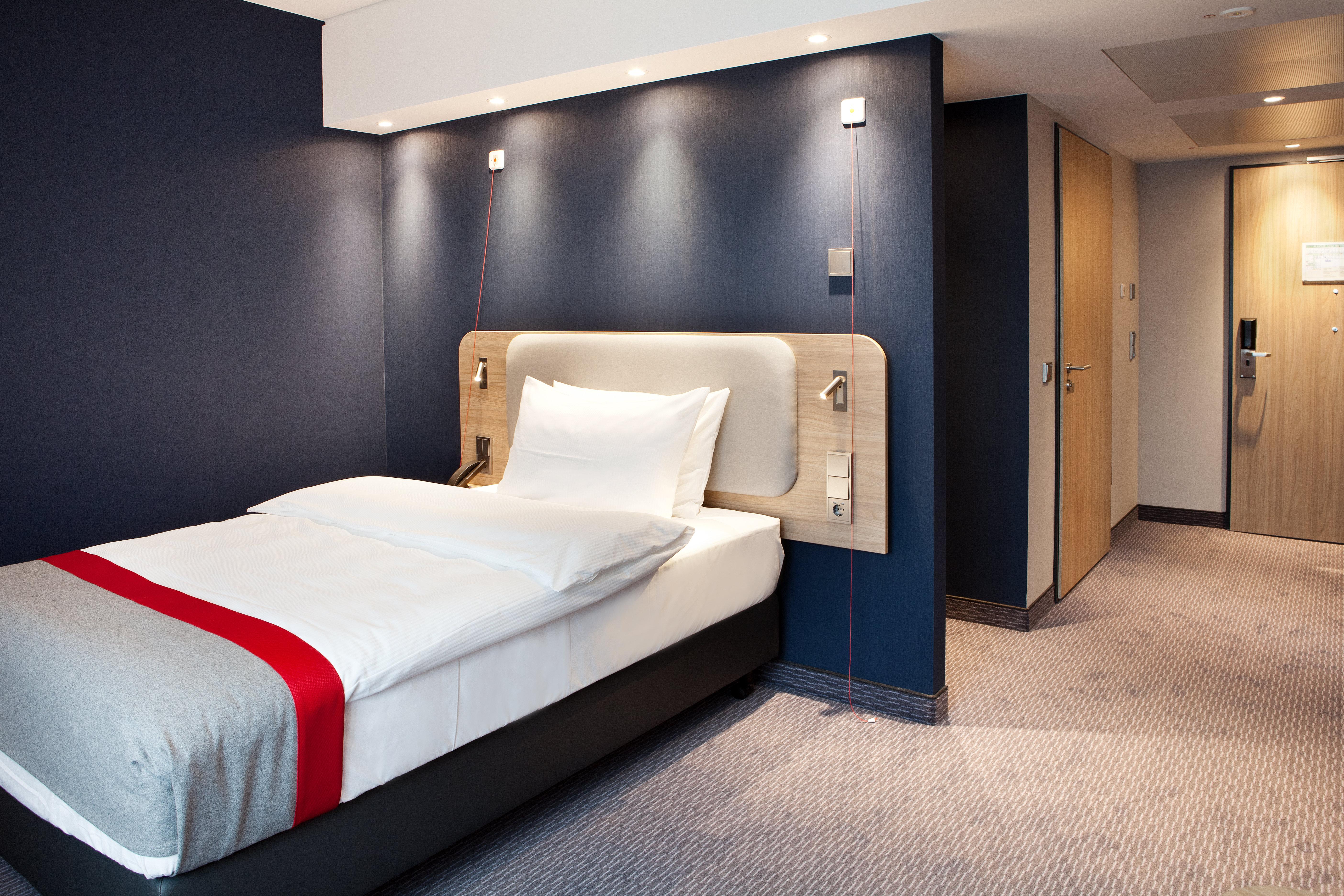 Double Accessible-queen Size Bed