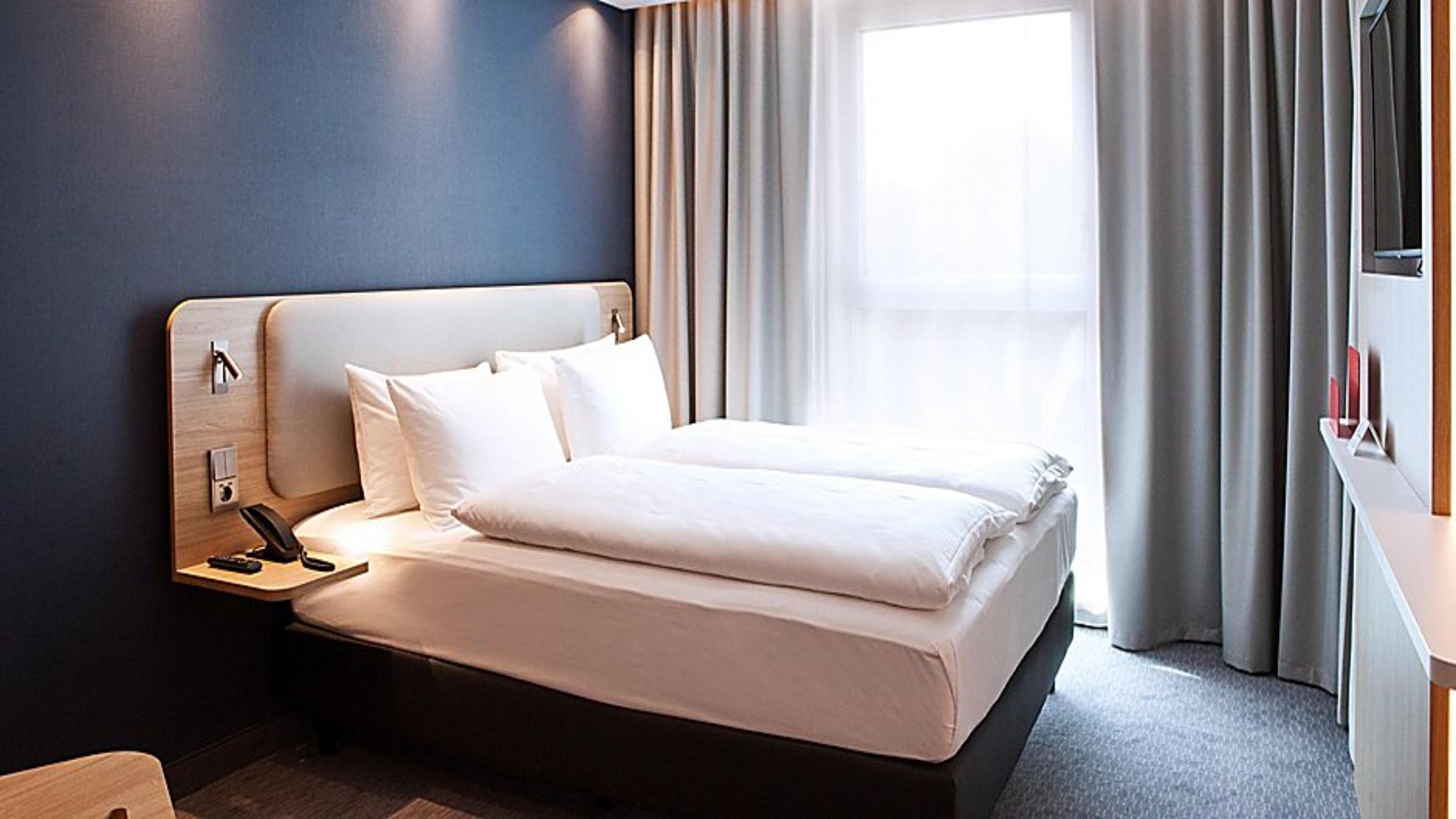 Double Queen Size Bed