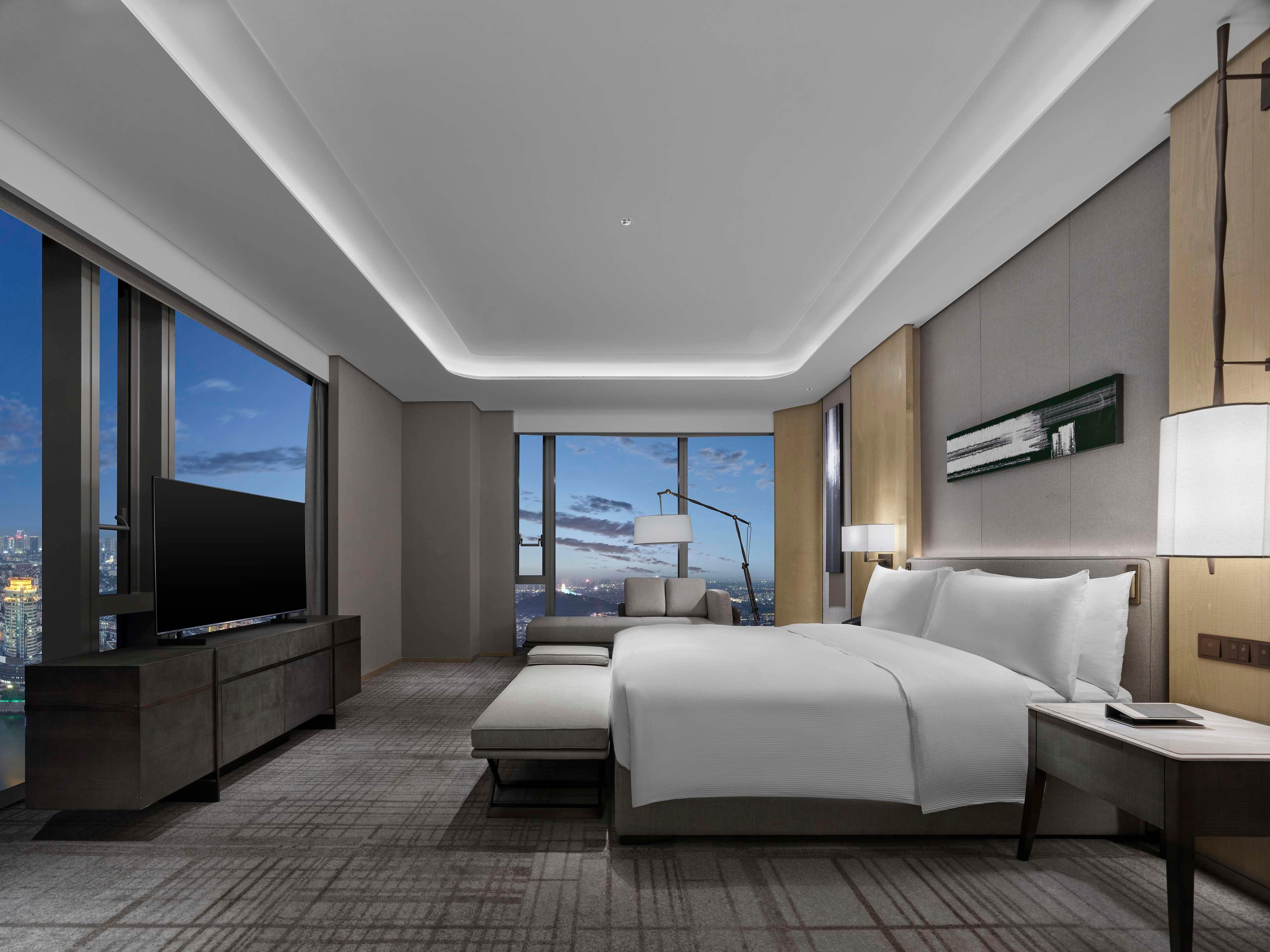 Junior Suite King Size Bed